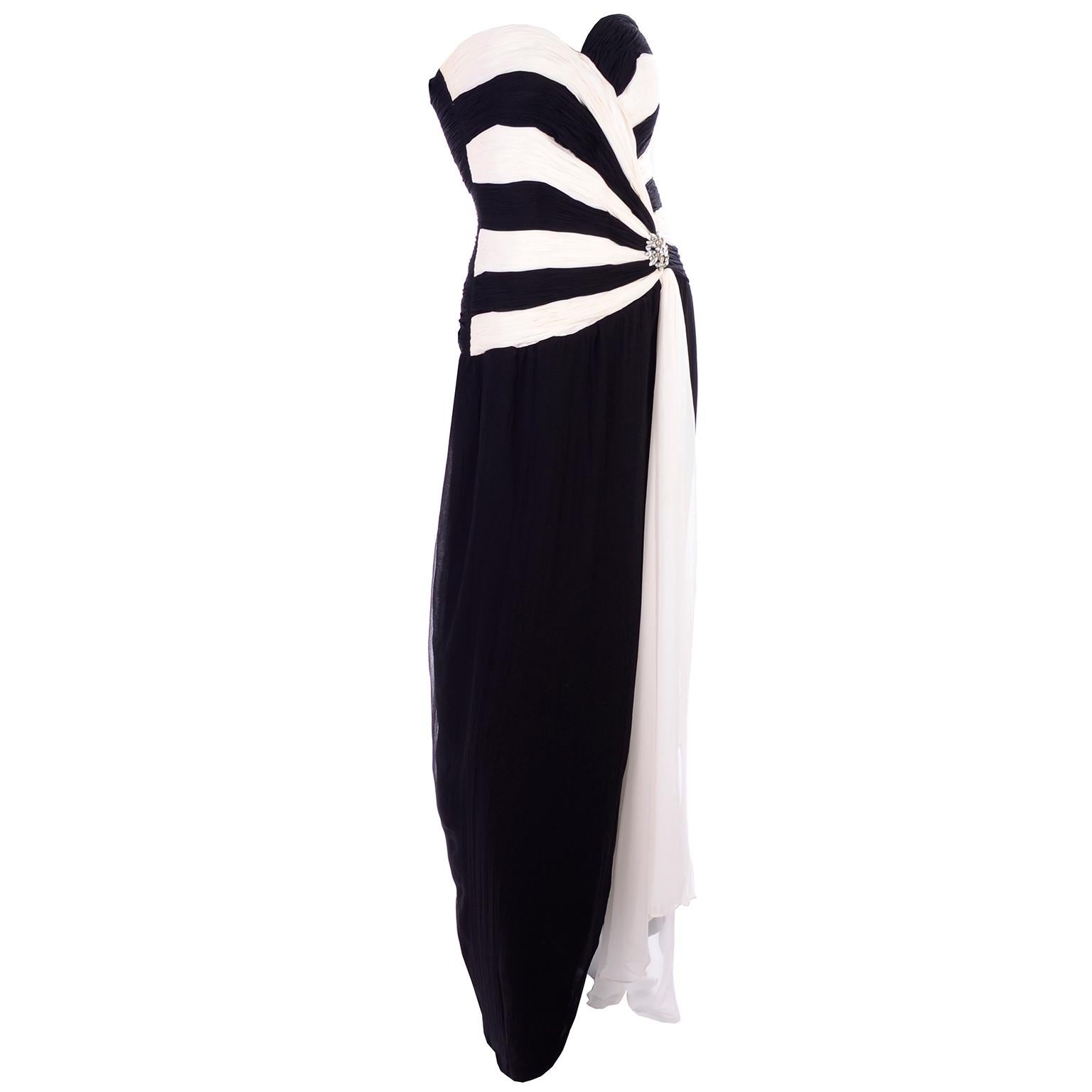 Schwarzes und weißes trägerloses Vintage-Abendkleid aus Seidenchiffon
