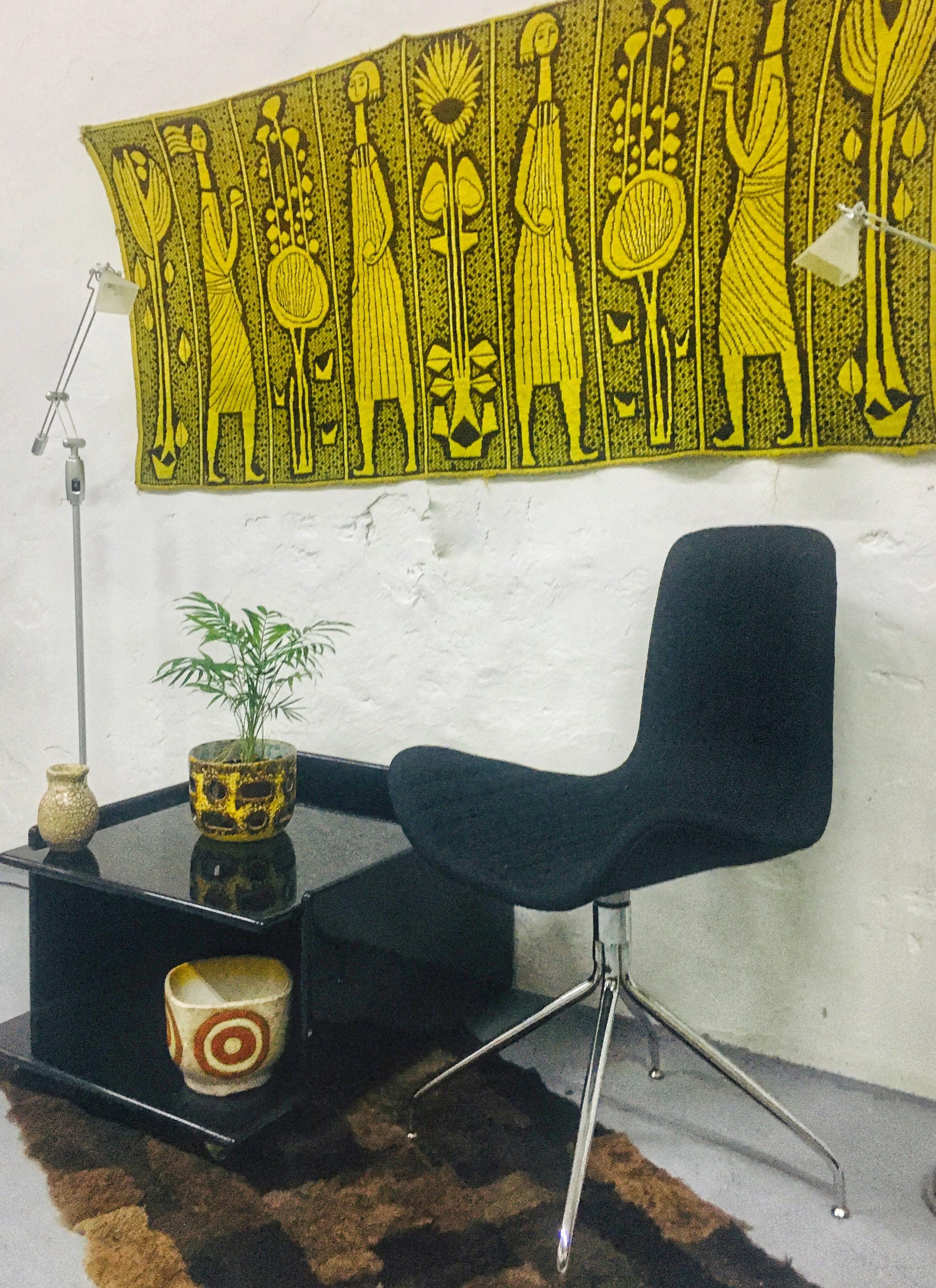 Yellow-black, soft-touch wool tapestry with stylized figures. Great decorative element for both vintage and modern spaces, tear-free, beautiful base.stylized figures make it a striking addition to any space.