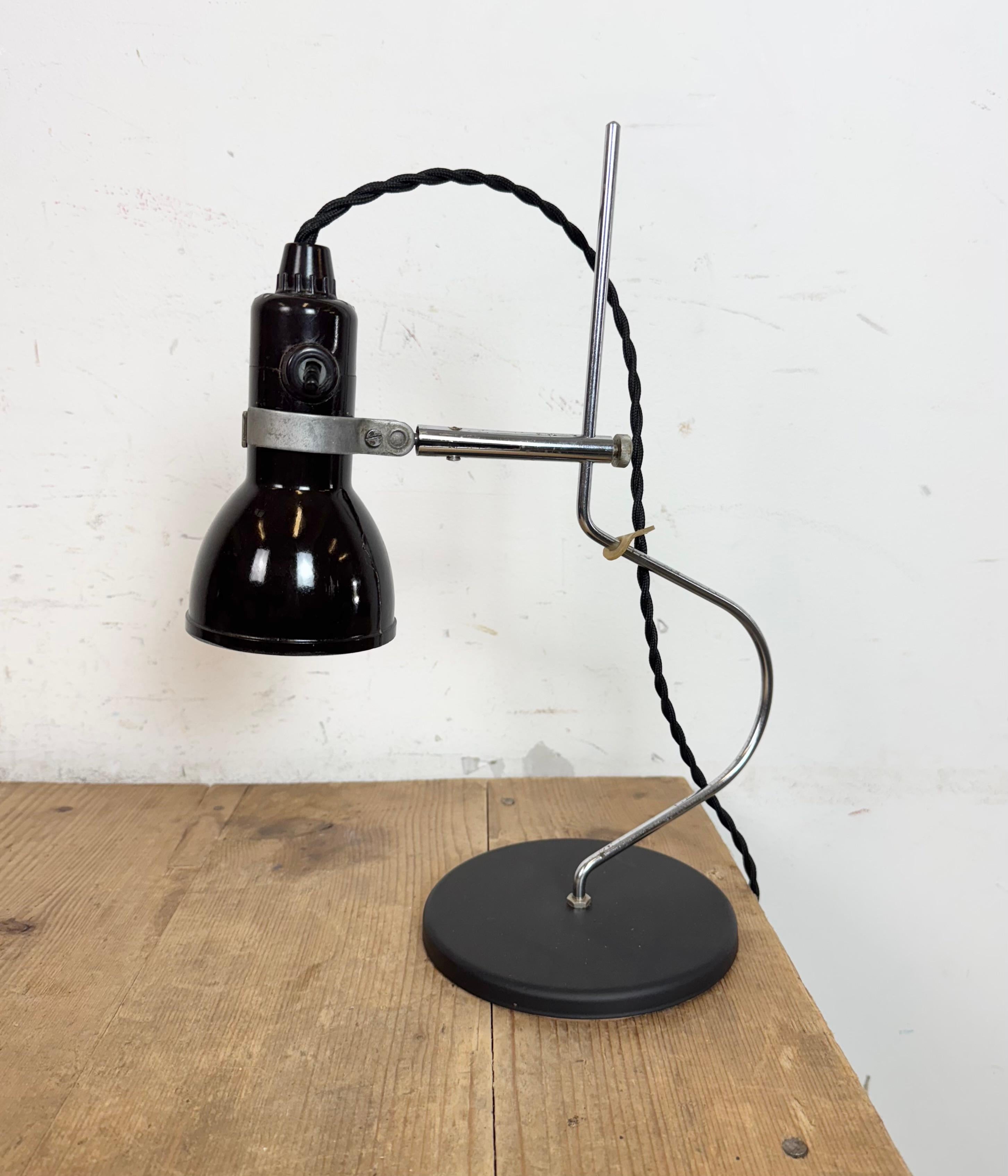 Industriel Lampe à poser vintage en bakélite noire, 1970 en vente