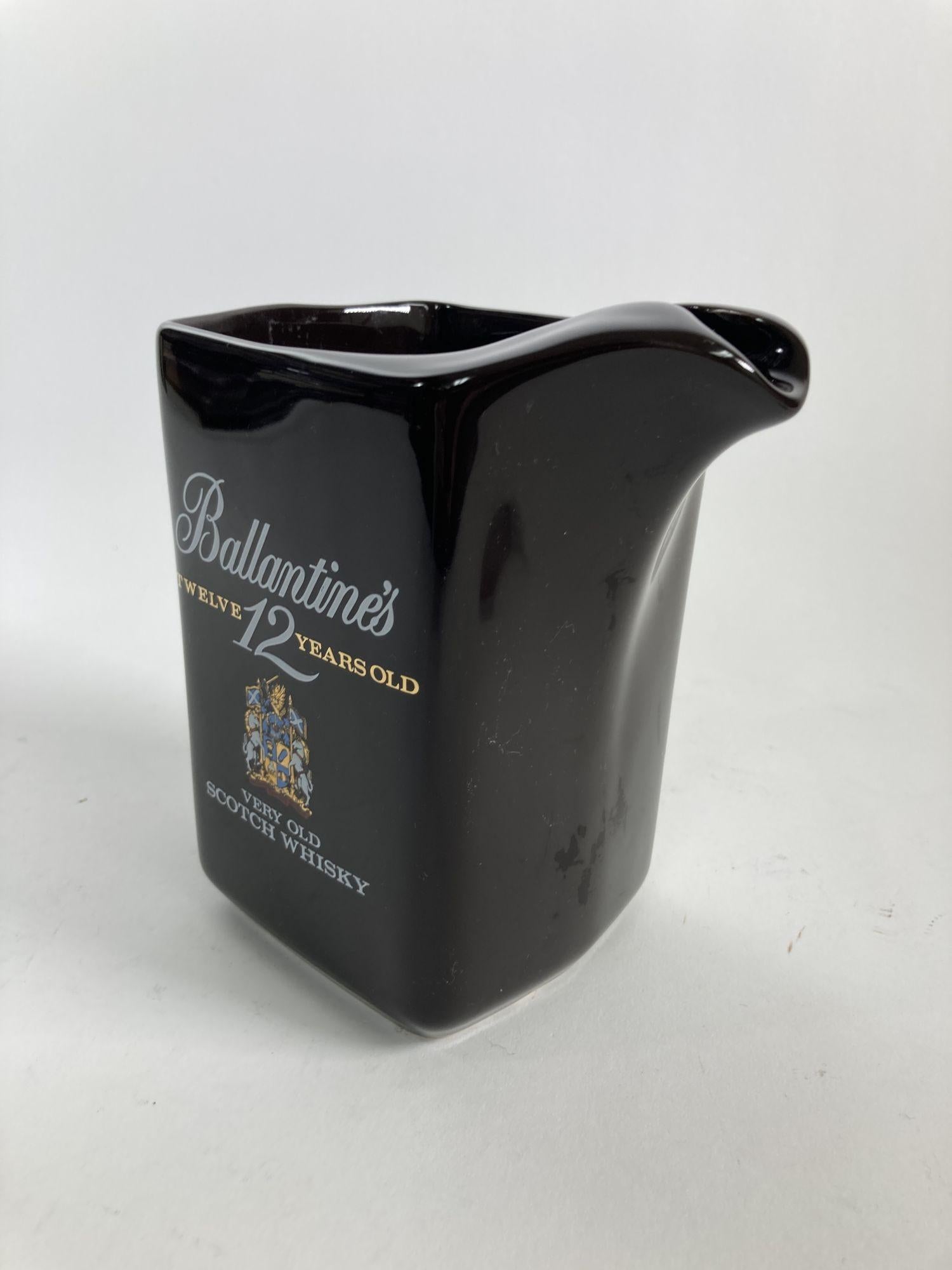 Anglais Pichet à eau de bar noir vintage pour Ballantine des années 1980 en vente