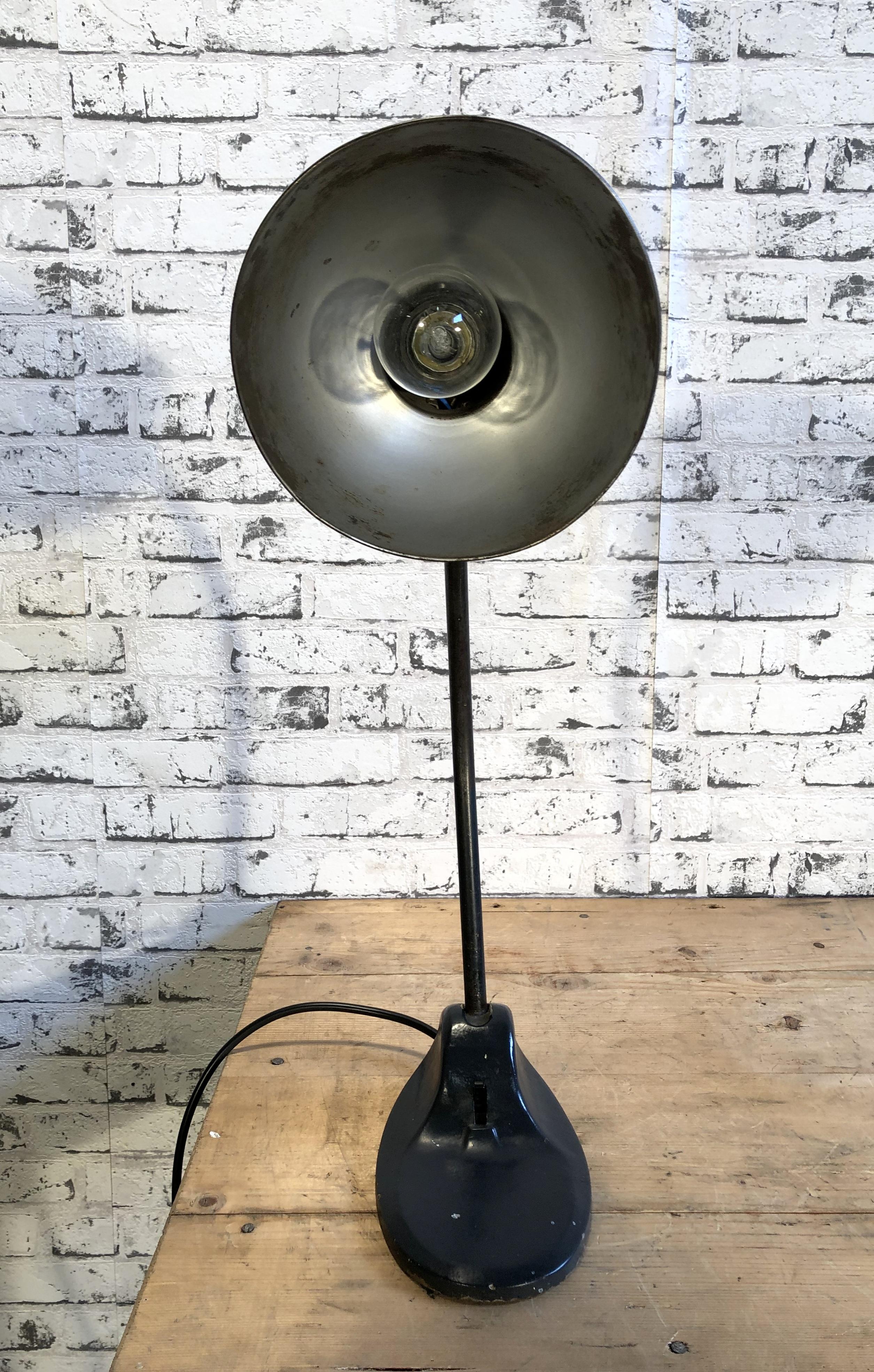 Vintage Black Bauhaus Industrial Desk Lamp from Siemens, 1930s In Good Condition In Kojetice, CZ