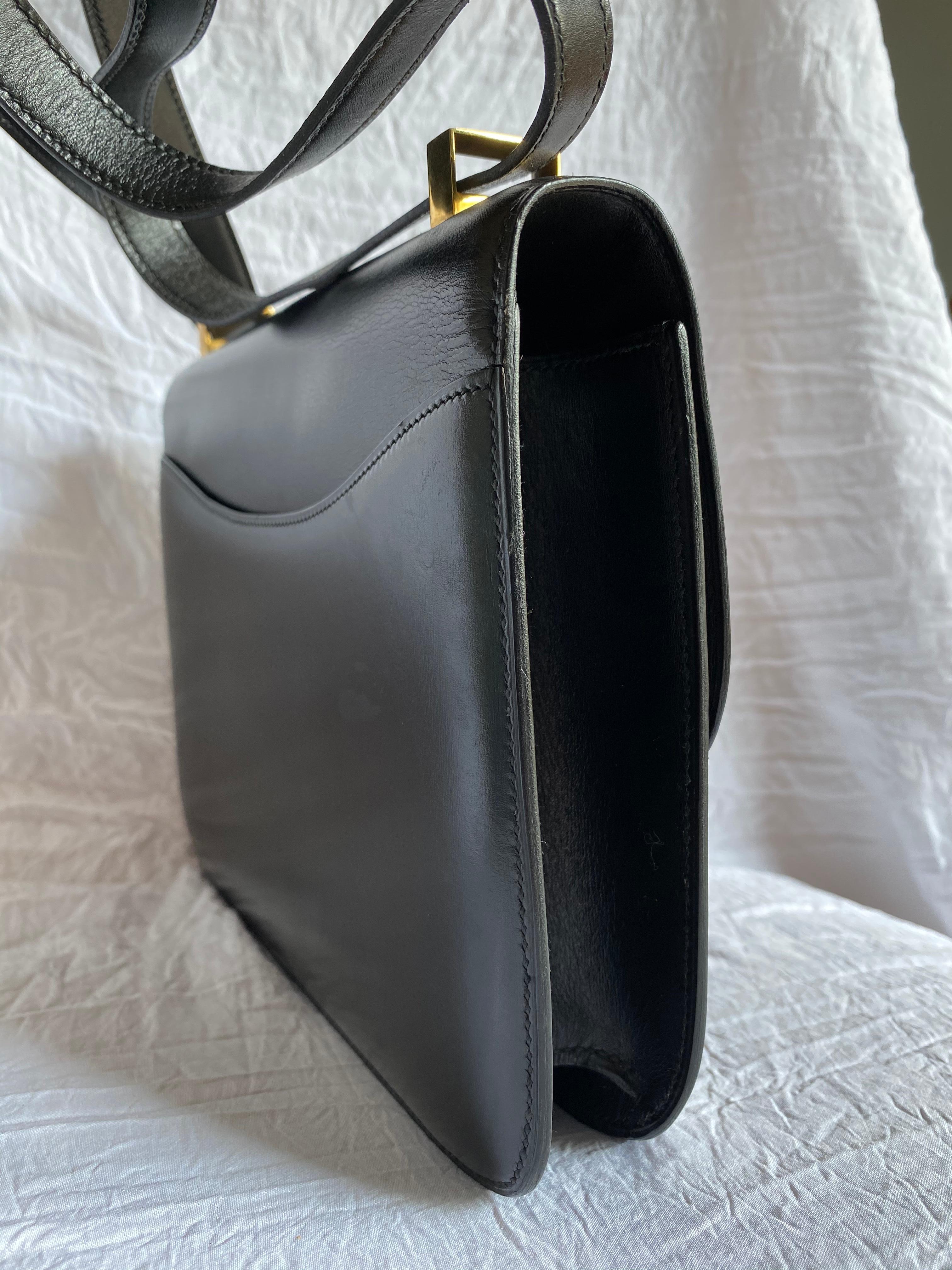 Vintage Black Box Calf Leather Hermès Constance 23cm Bag In Good Condition For Sale In Annapolis, MD