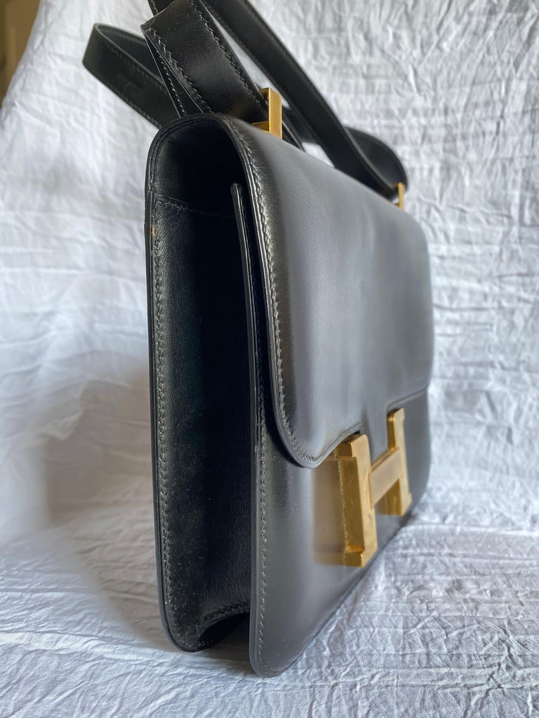 Vintage Black Box Calf Leather Hermès Constance 23cm Bag For Sale 3