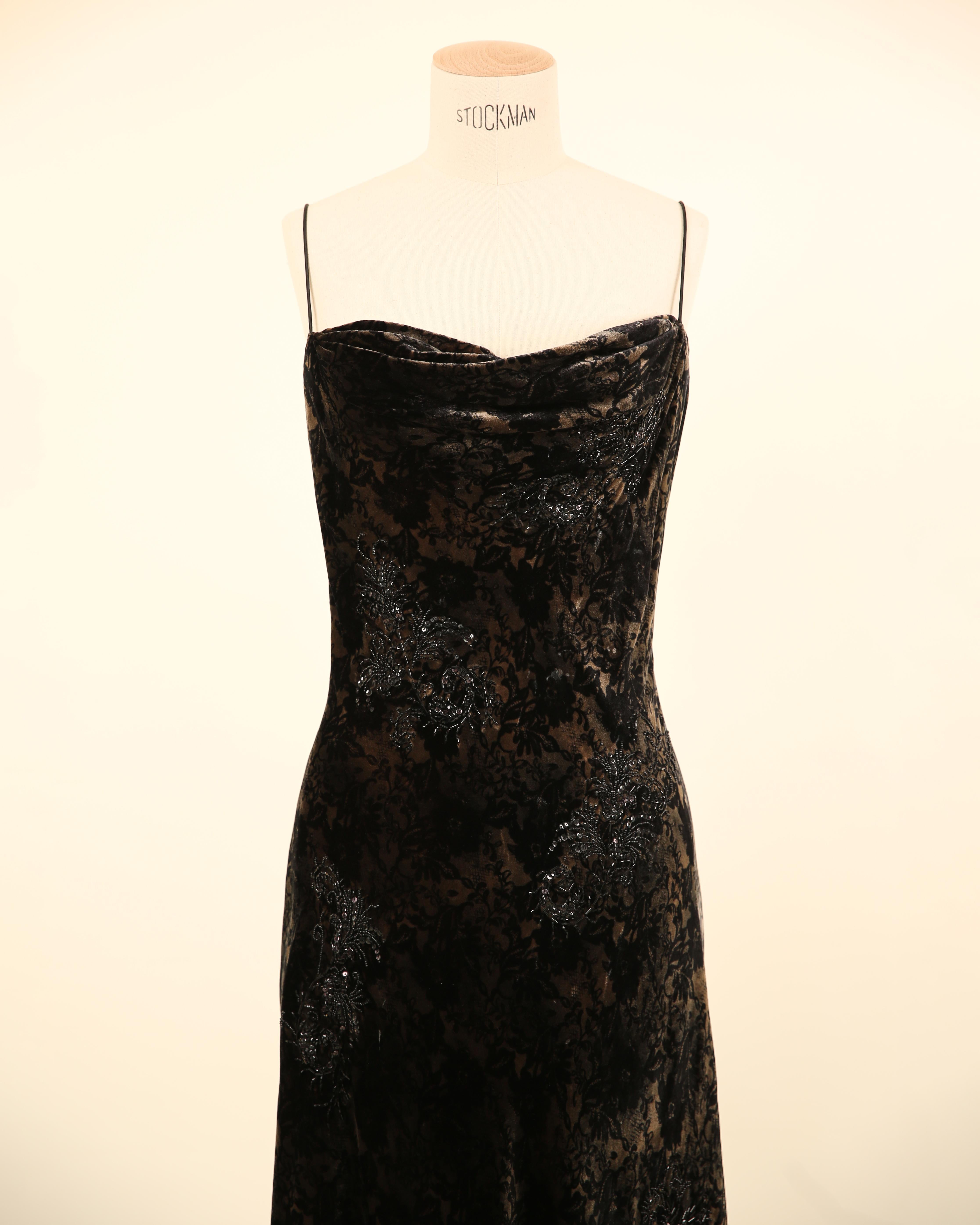 Vintage black brown floral velvet beaded backless bias slip dress gown M - L For Sale 6