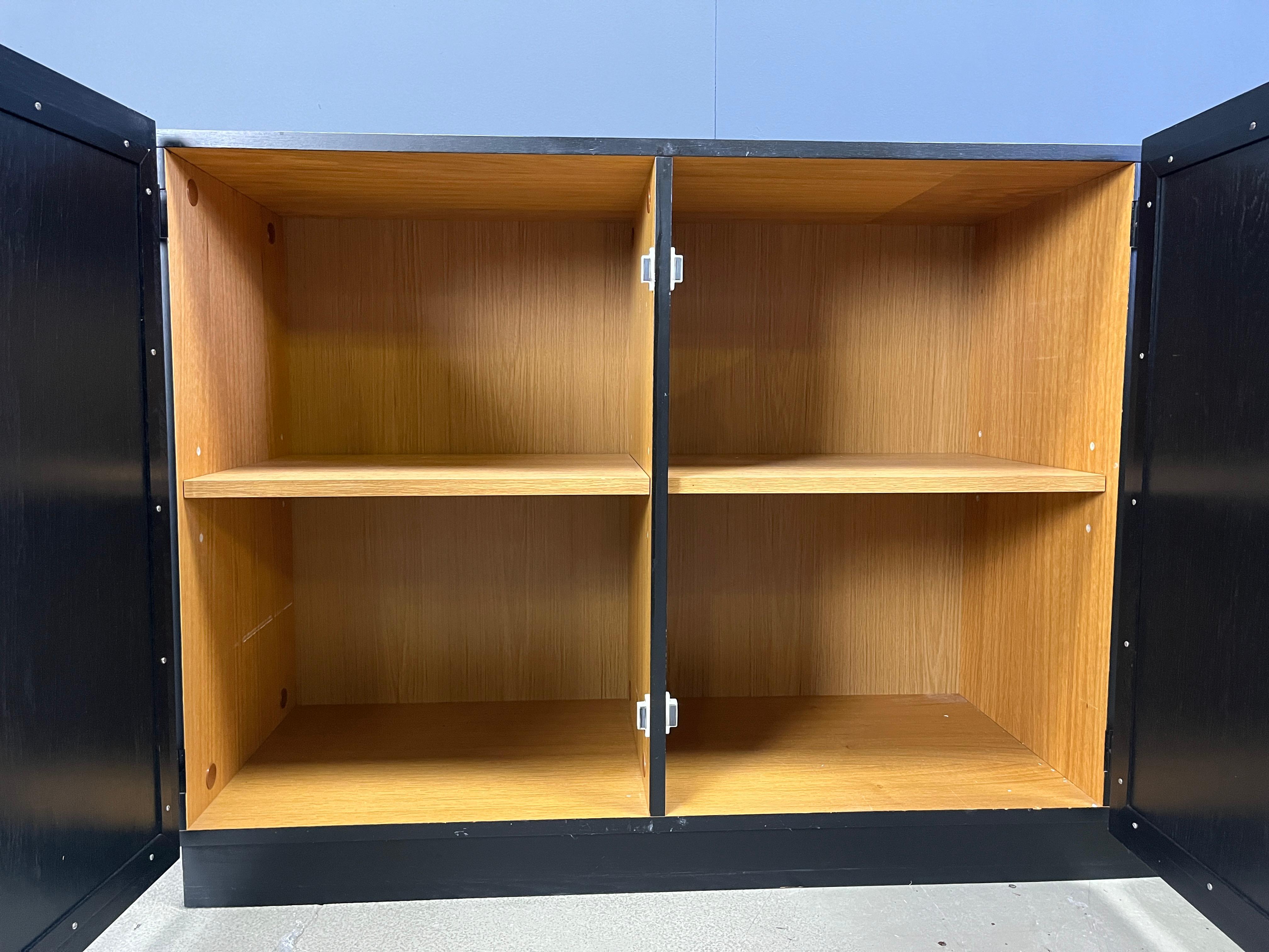 Brutalismo Credenza brutalista nera d'epoca, anni '70 in vendita