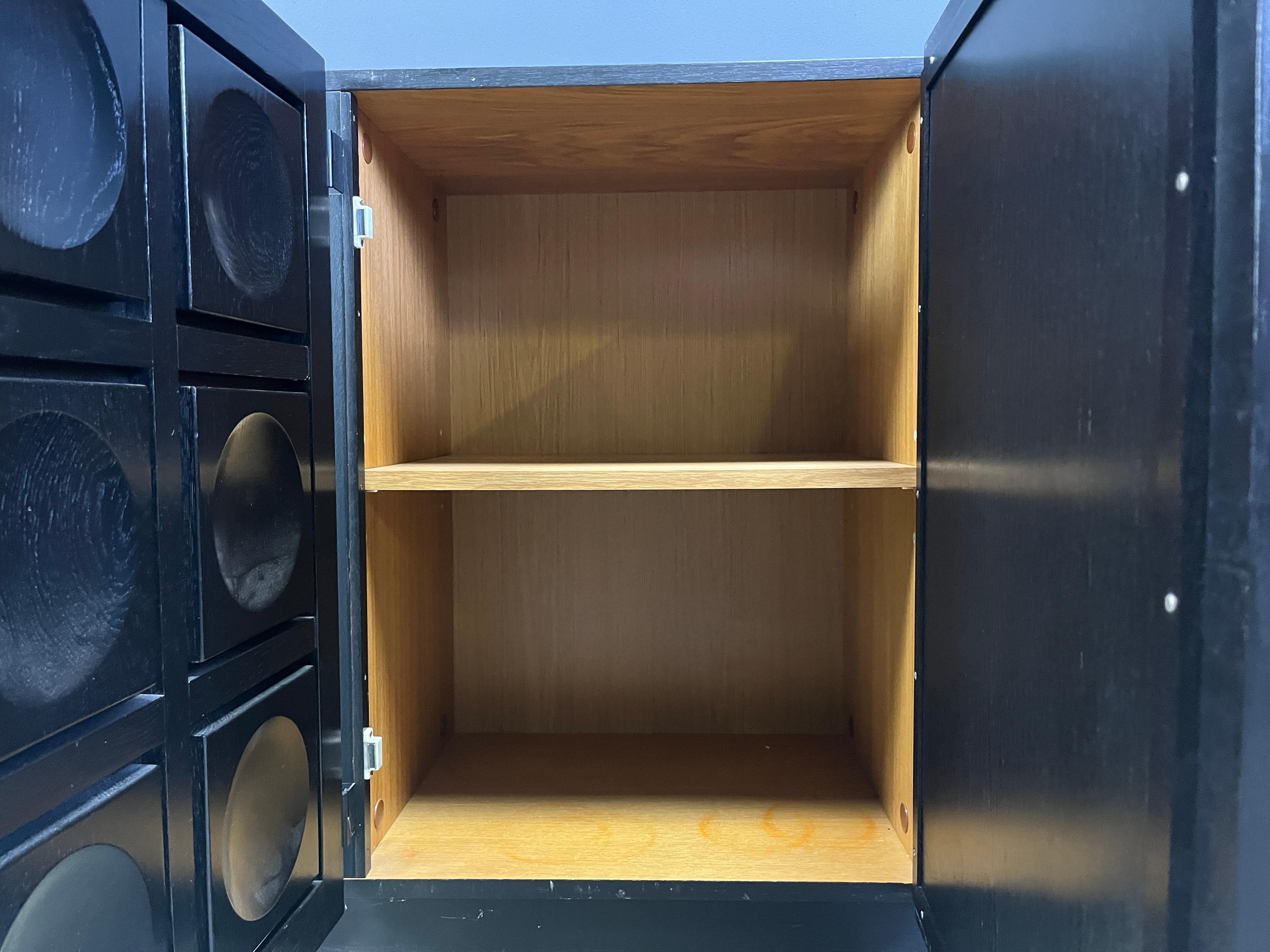 Francese Credenza brutalista nera d'epoca, anni '70 in vendita