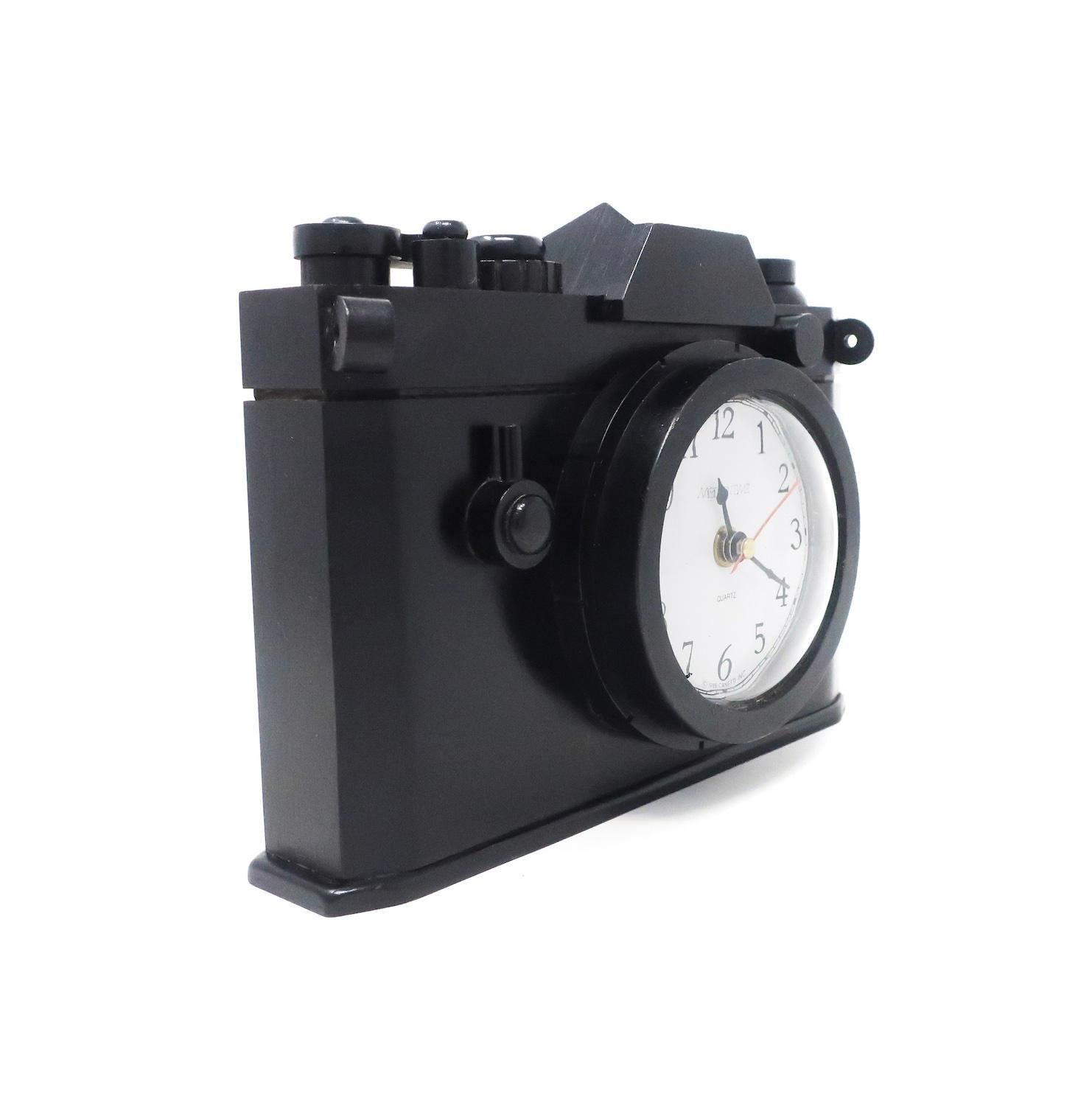 Vintage Schwarz Canetti Kamera Uhr (Postmoderne) im Angebot