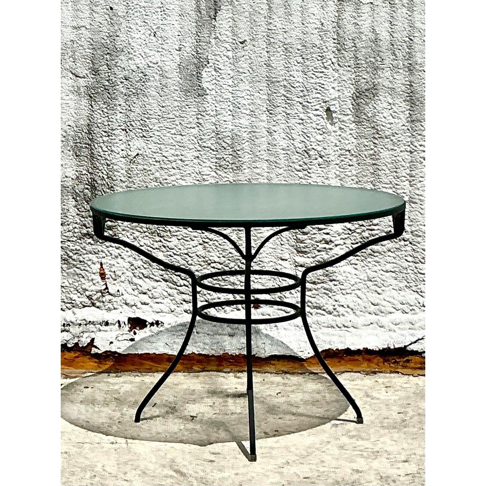 Américain Table de salle à manger vintage en aluminium moulé noir en vente