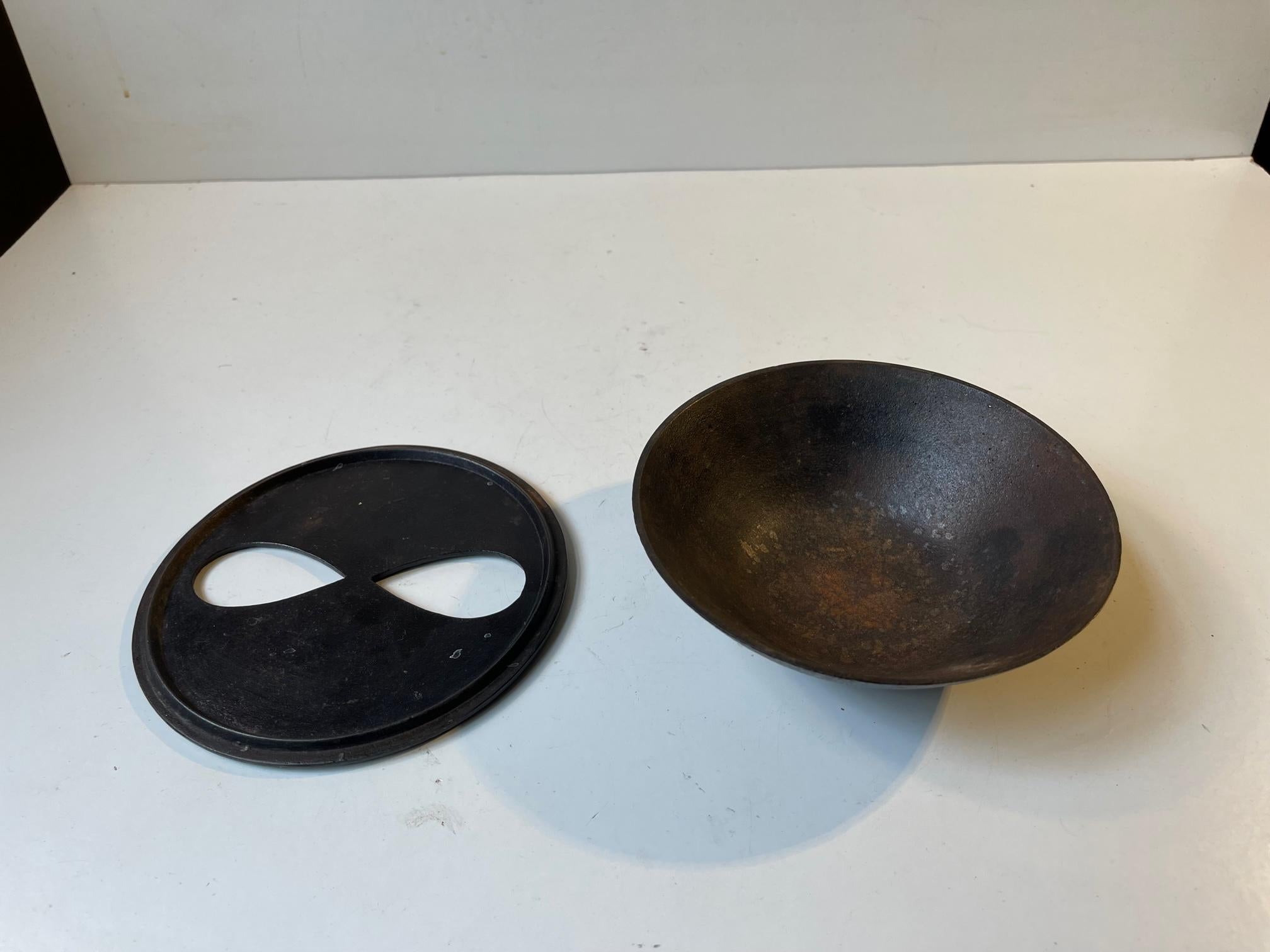 Vintage Black Cast Iron Mask, Lidded Bowl, Sweden, 1960s In Good Condition In Esbjerg, DK