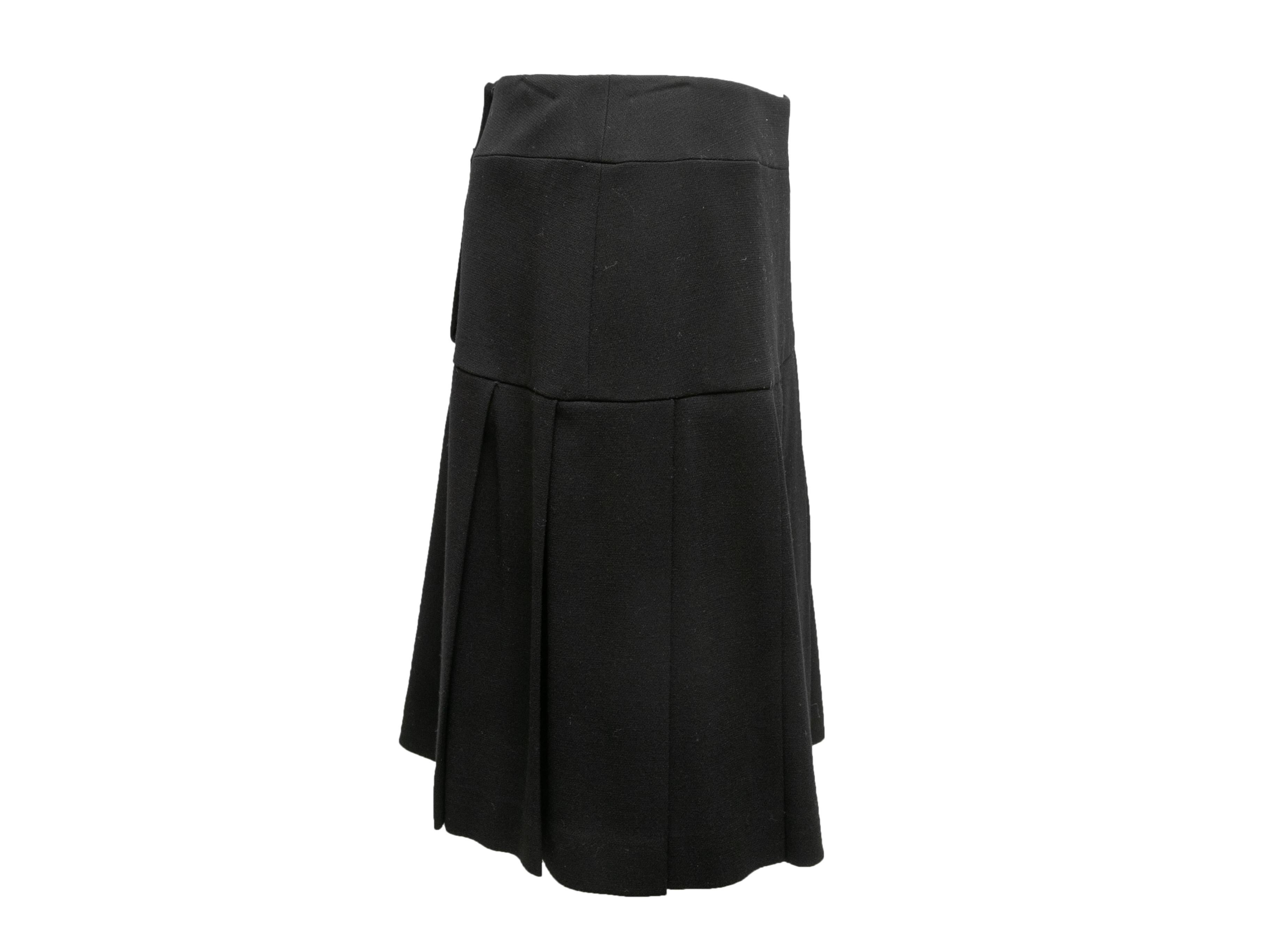 Vintage Black Chanel Boutique Pleated Skirt Size US L In Good Condition For Sale In New York, NY