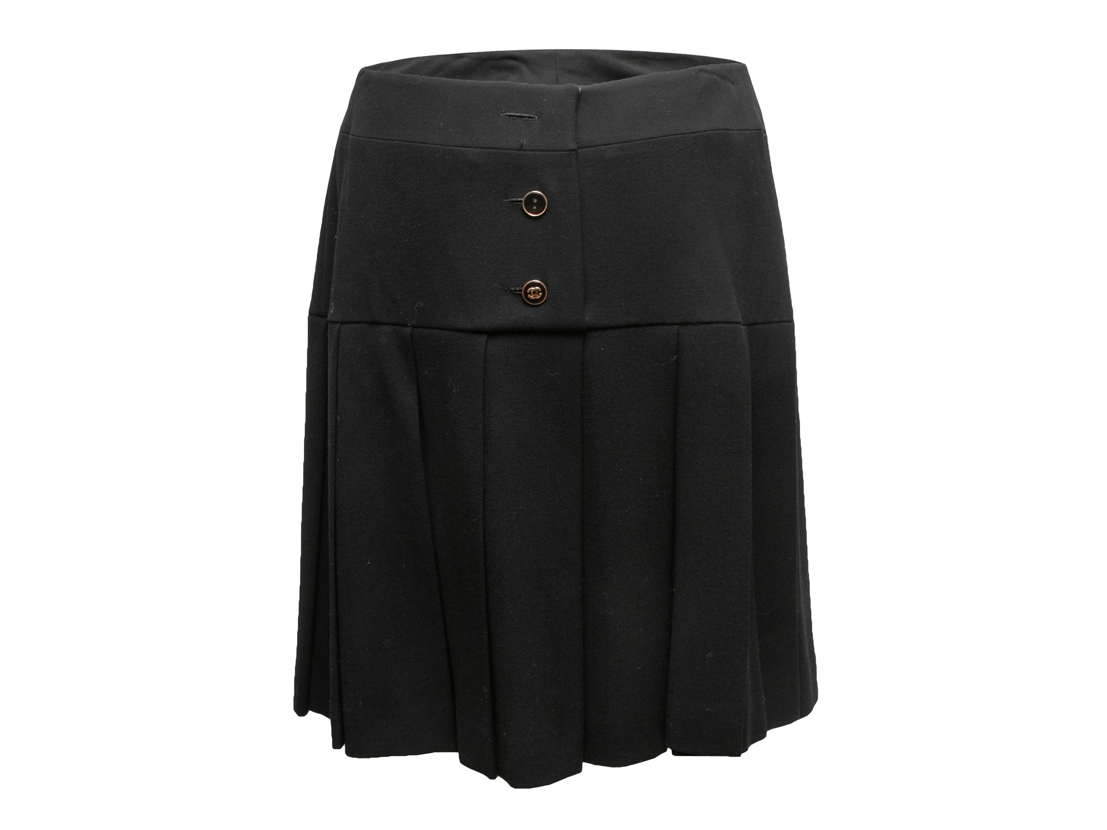 Women's Vintage Black Chanel Boutique Pleated Skirt Size US L For Sale
