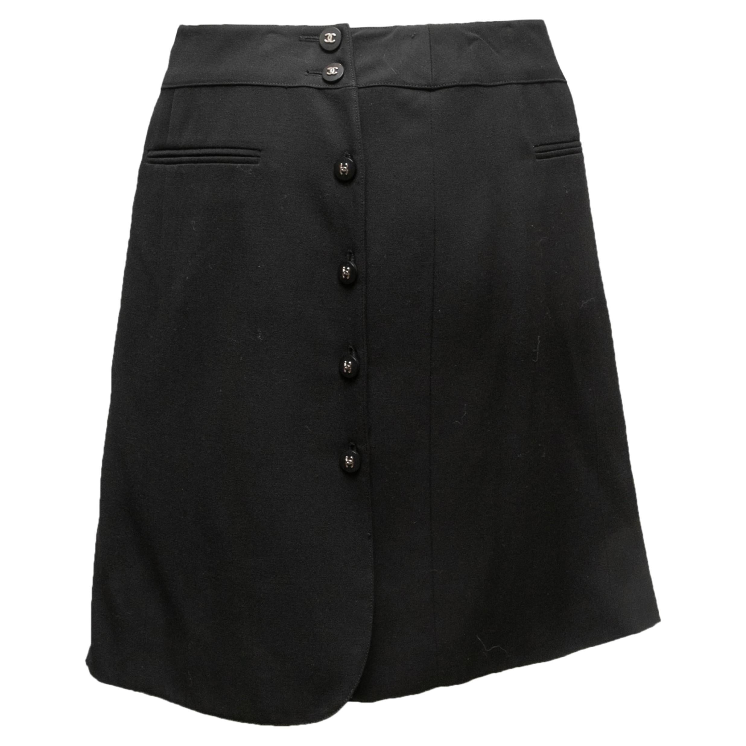 Vintage Black Chanel Boutique Spring/Summer 1996 Wool Skirt Size FR 46 For Sale