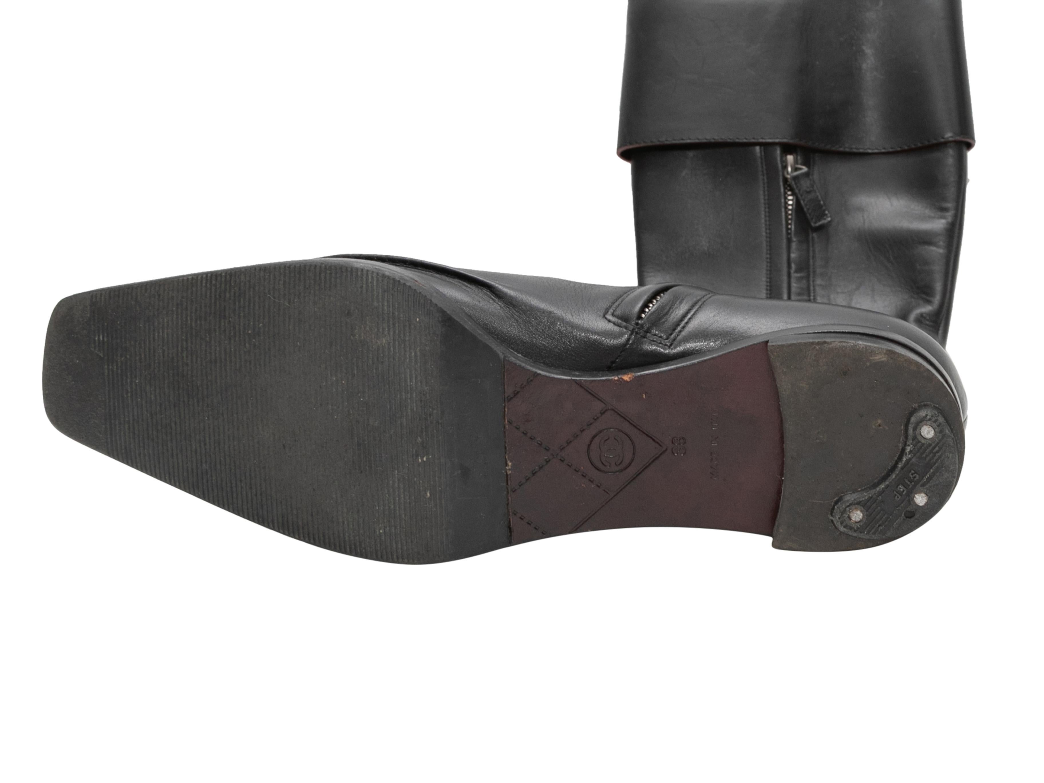 Vintage Schwarz Chanel Kniehohe Stiefel mit quadratischem Fuß aus Leder Größe 38 im Angebot 1