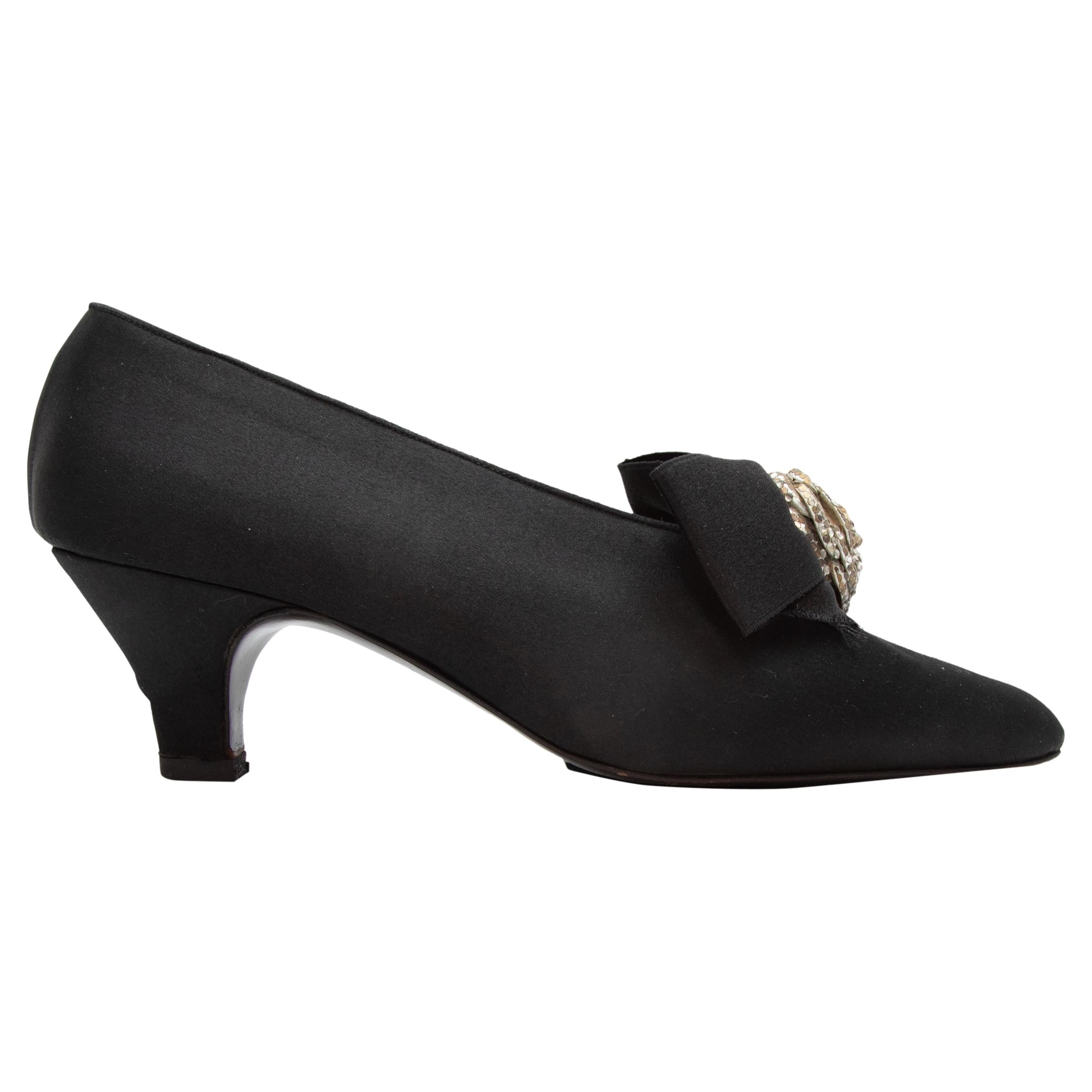 Vintage Black Chanel Pointed-Toe Satin Bow Pumps For Sale at 1stDibs