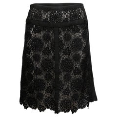 Vintage Schwarzer Chanel Frühjahr/Sommer 2004 Guipure-Spitzenrock Größe FR 38