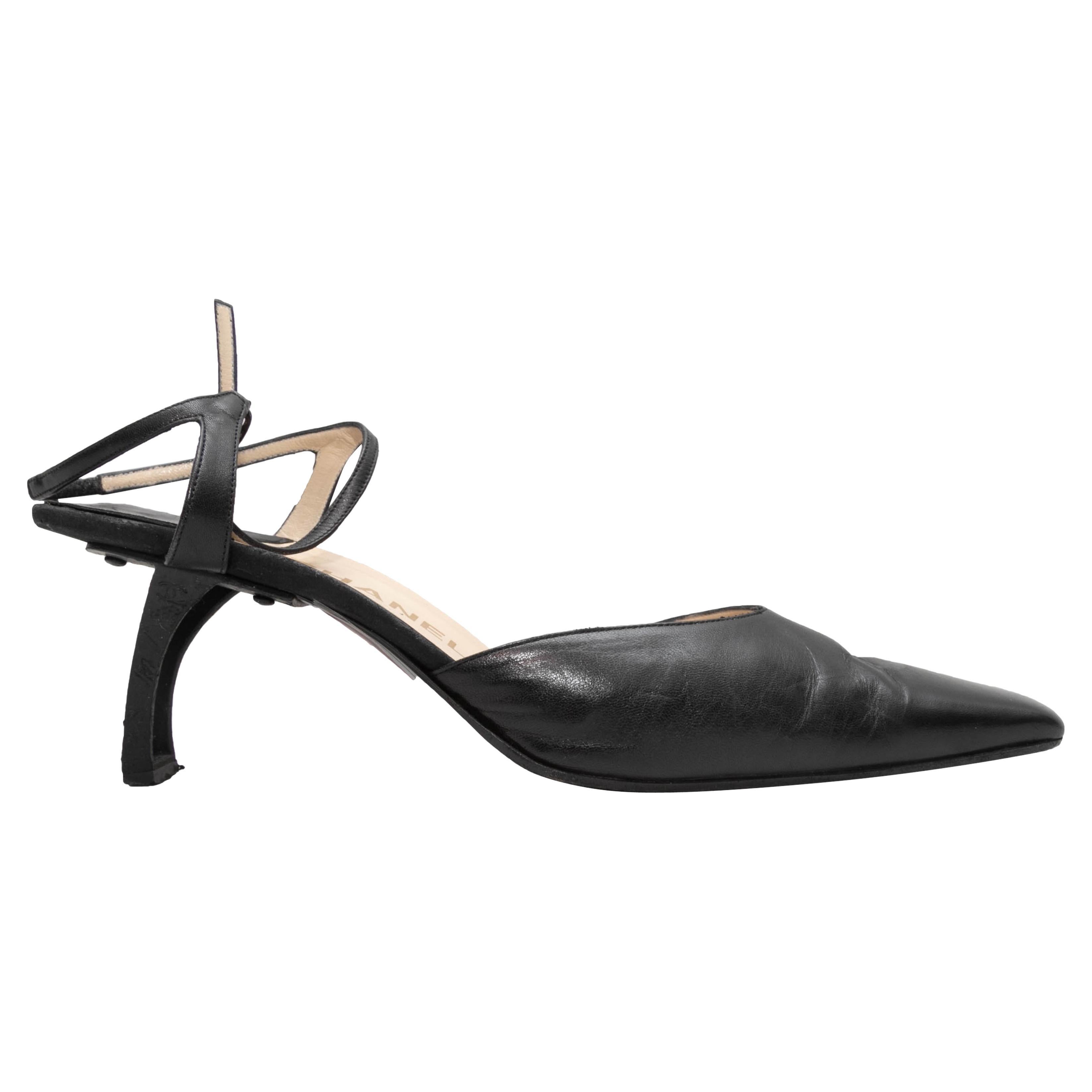 Vintage Black Chanel Square-Toe Heels Size 40 For Sale