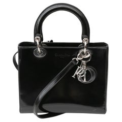 Schwarze Christian Dior Medium Lady Dior Lady Dior Tasche aus Lackleder in Schwarz
