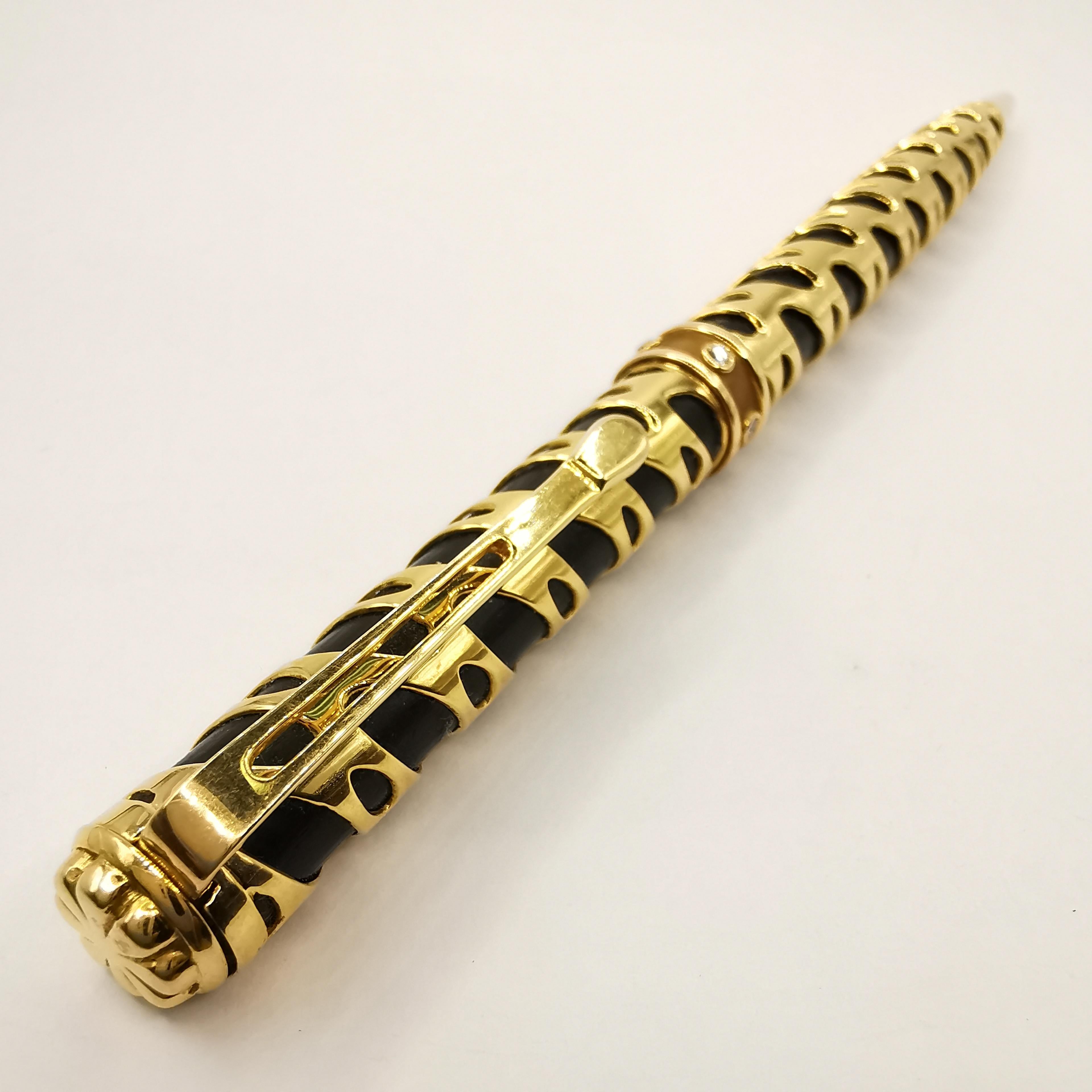 Contemporain Vintage - Boîte à stylo bal en or jaune 18 carats avec diamants de couleur noire en vente