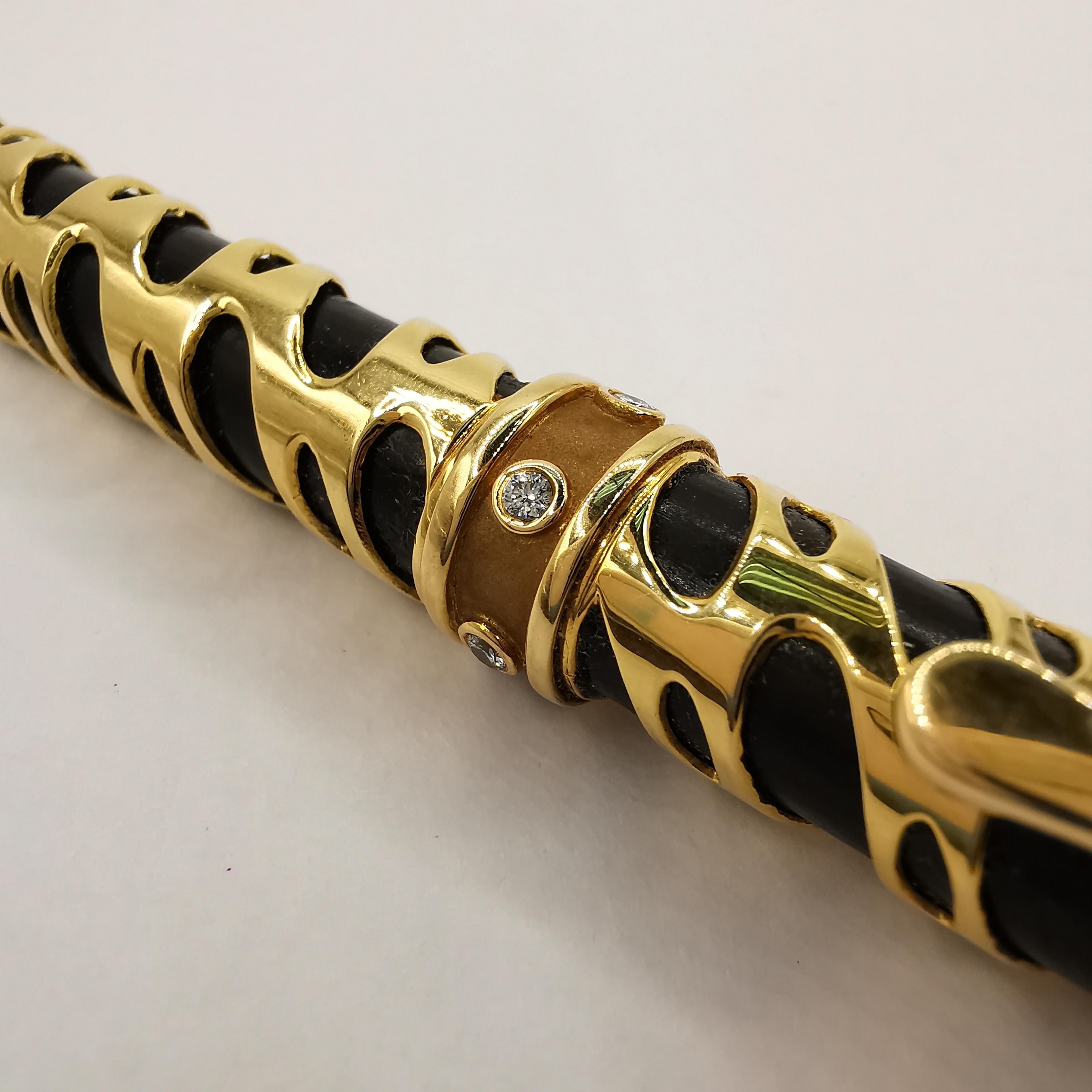 Round Cut Vintage Black Colored Diamond 18k Yellow Gold Ball Pen Sandalwood Box Set For Sale