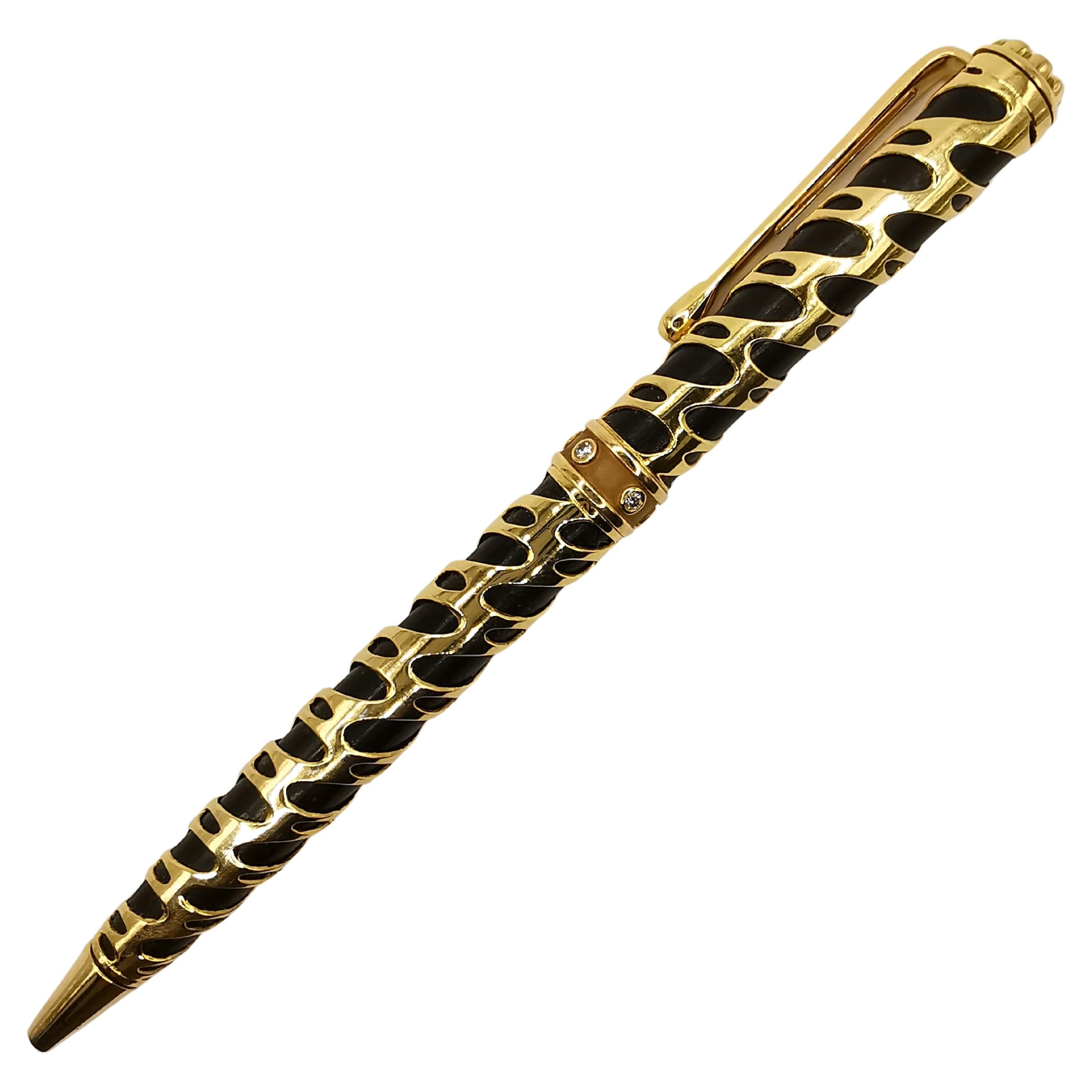 Vintage - Boîte à stylo bal en or jaune 18 carats avec diamants de couleur noire en vente