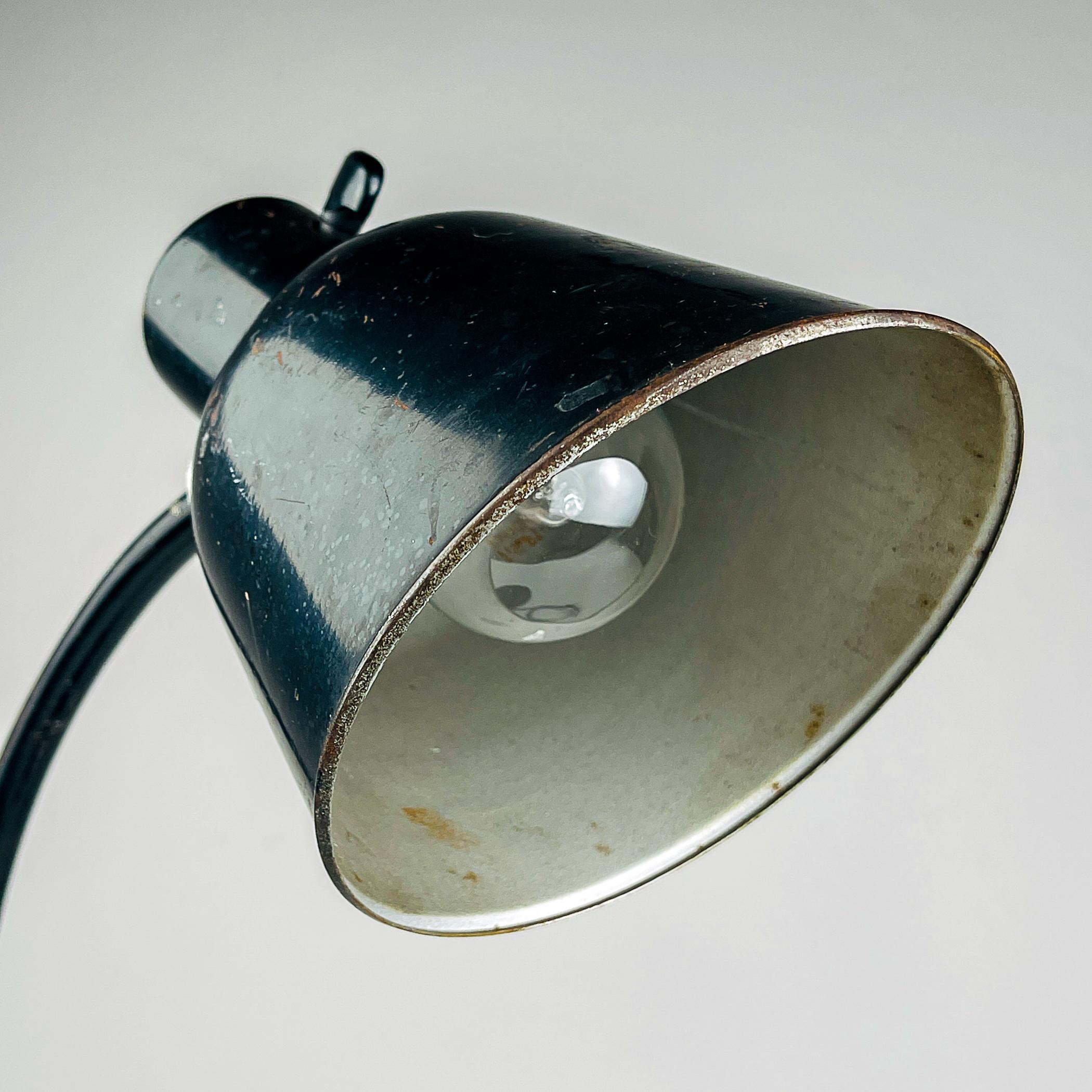 Schwarze Vintage-Schreibtischlampe Modell 2768 Matador Bur von Christian Dell Deutschland 1930er Jahre im Angebot 6