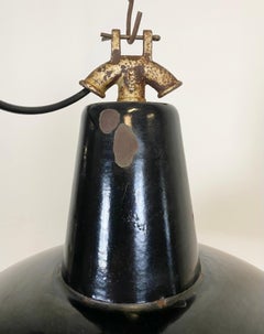 Lampada a sospensione industriale vintage a smalto nero, anni '30