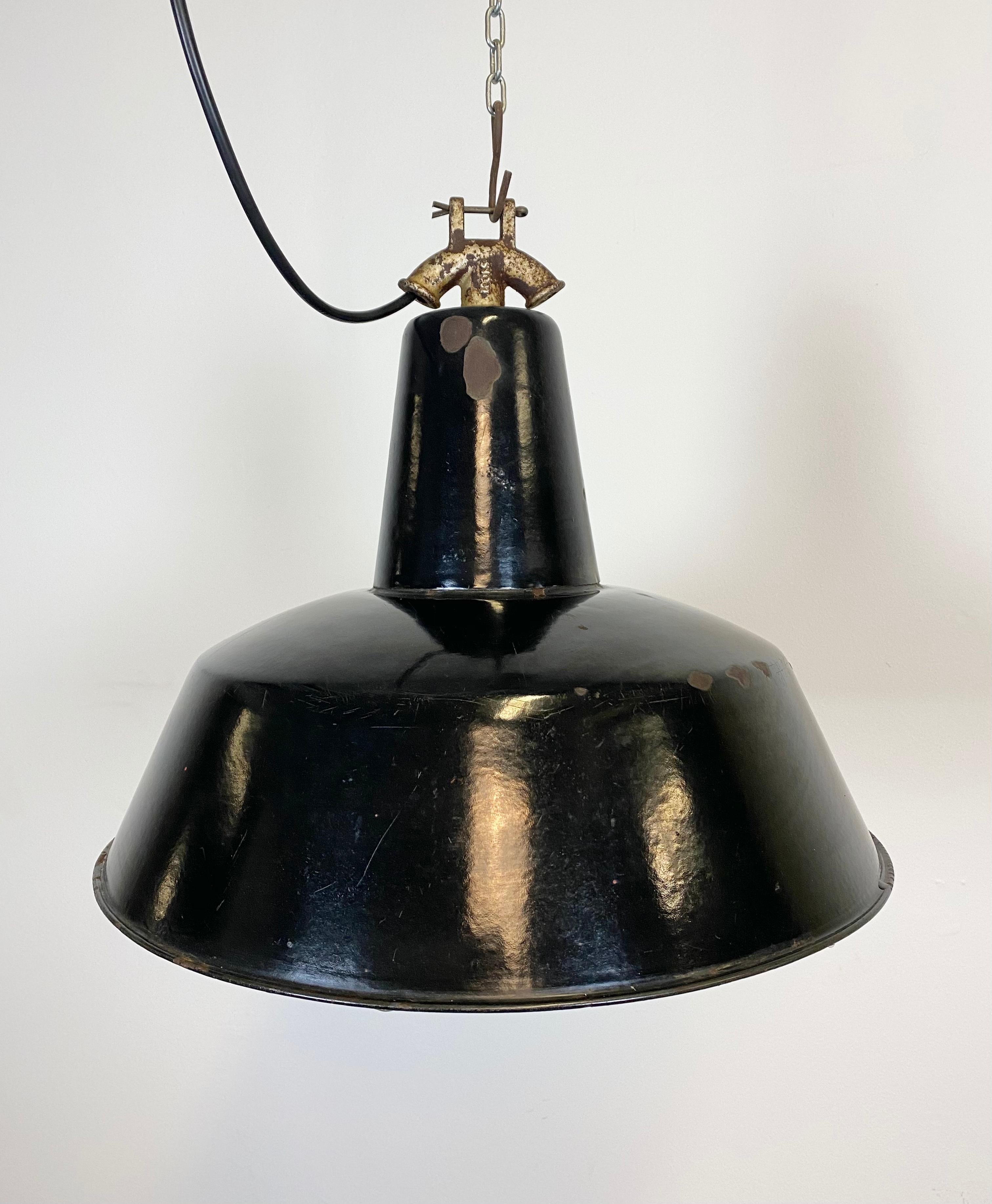 Vintage Black Enamel Industrial Factory Pendant Lamp, 1930s In Good Condition For Sale In Kojetice, CZ