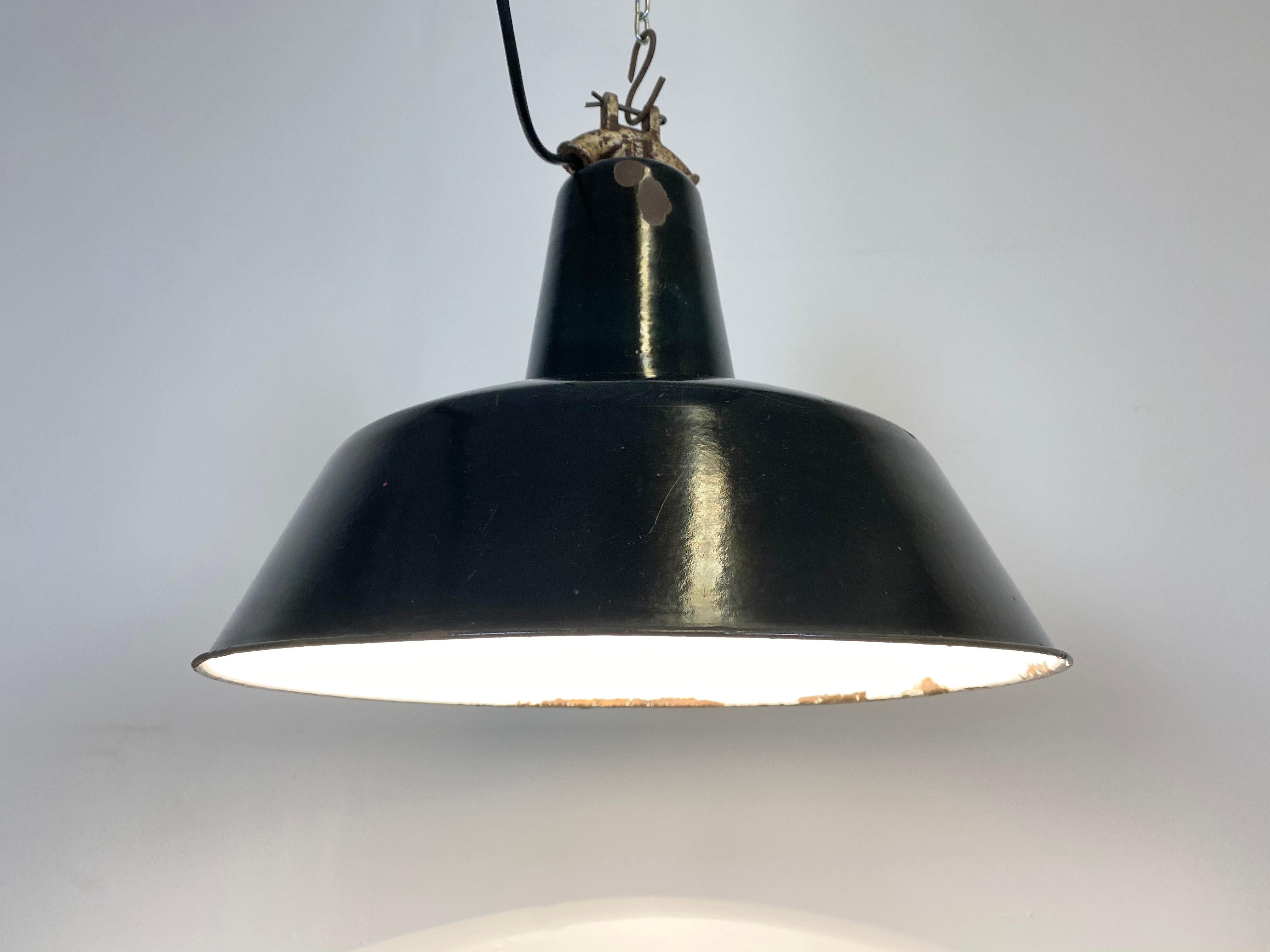 Vintage Black Enamel Industrial Factory Pendant Lamp, 1930s For Sale 1