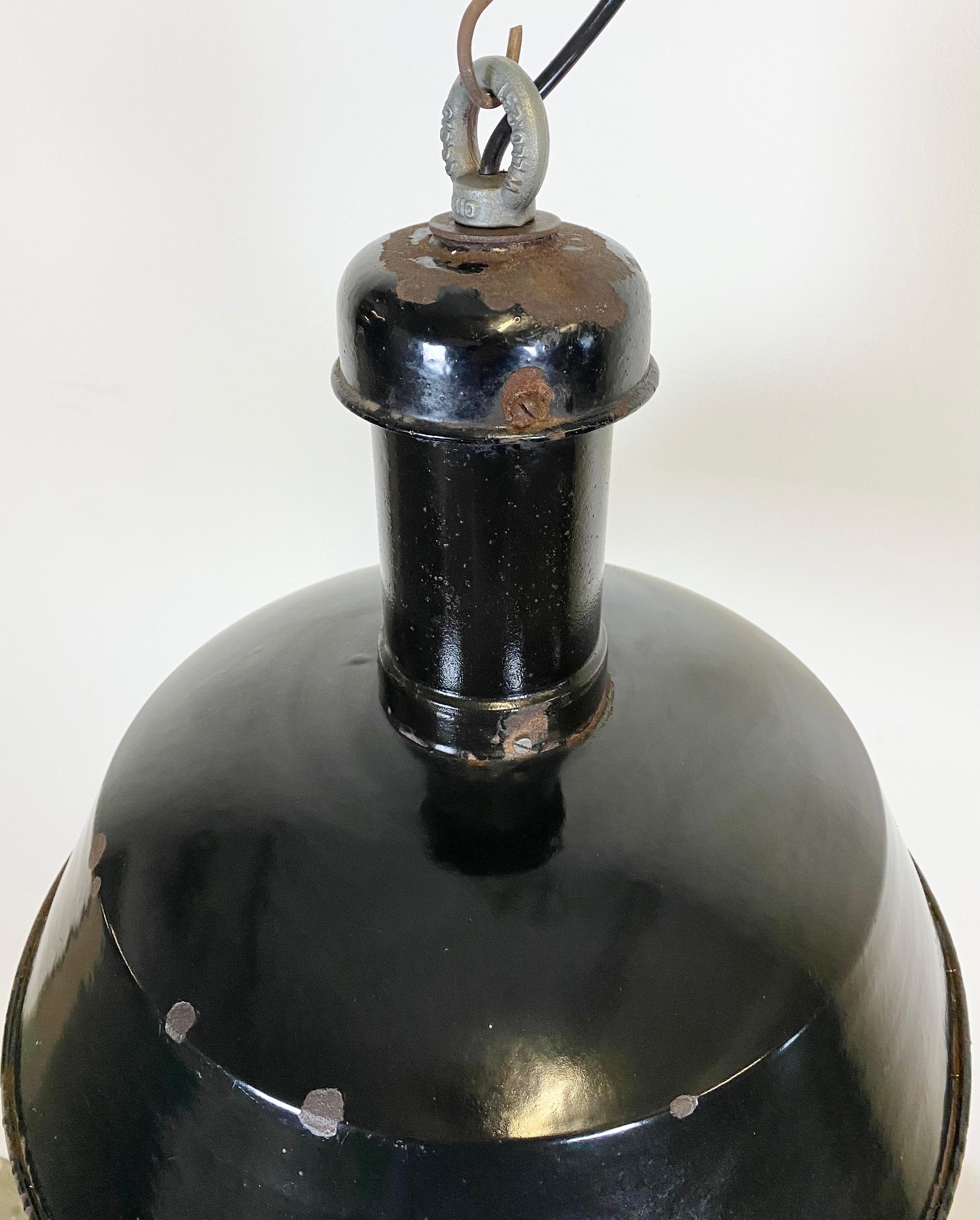 Vintage Black Enamel Industrial Pendant Light, 1930s In Good Condition For Sale In Kojetice, CZ