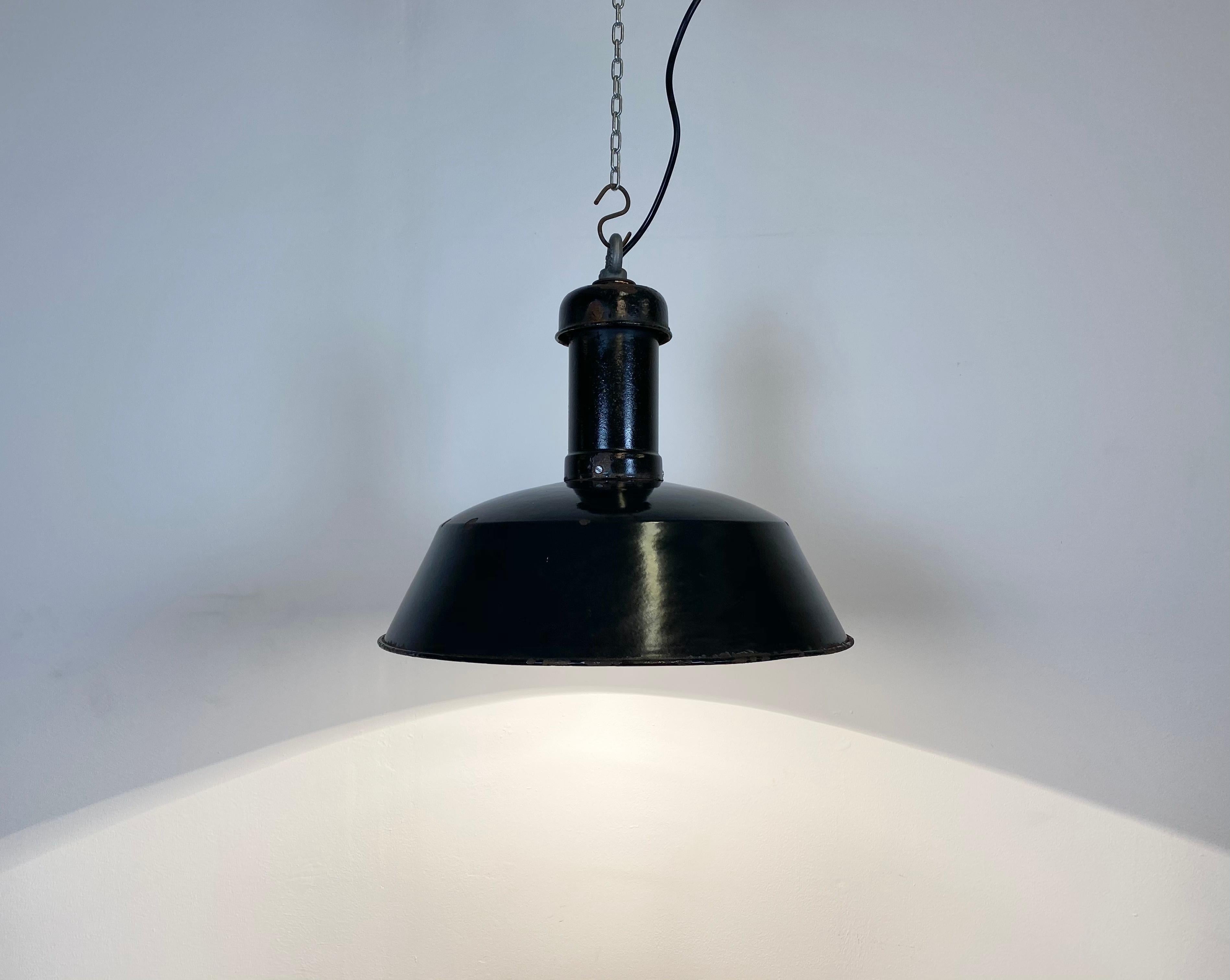 Vintage Black Enamel Industrial Pendant Light, 1930s For Sale 4