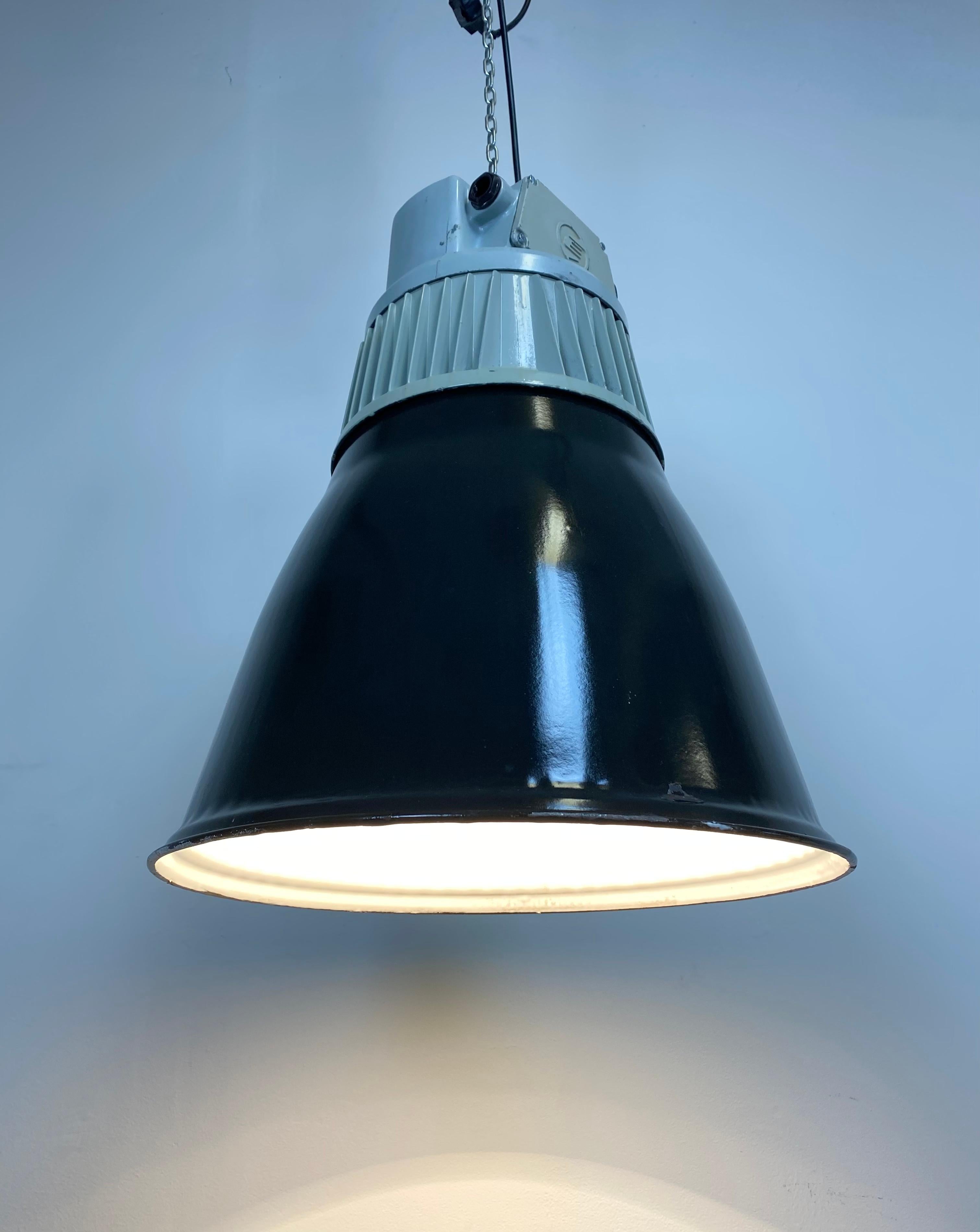 Vintage Black Enamel Industrial Pendant Light, 1960s 2