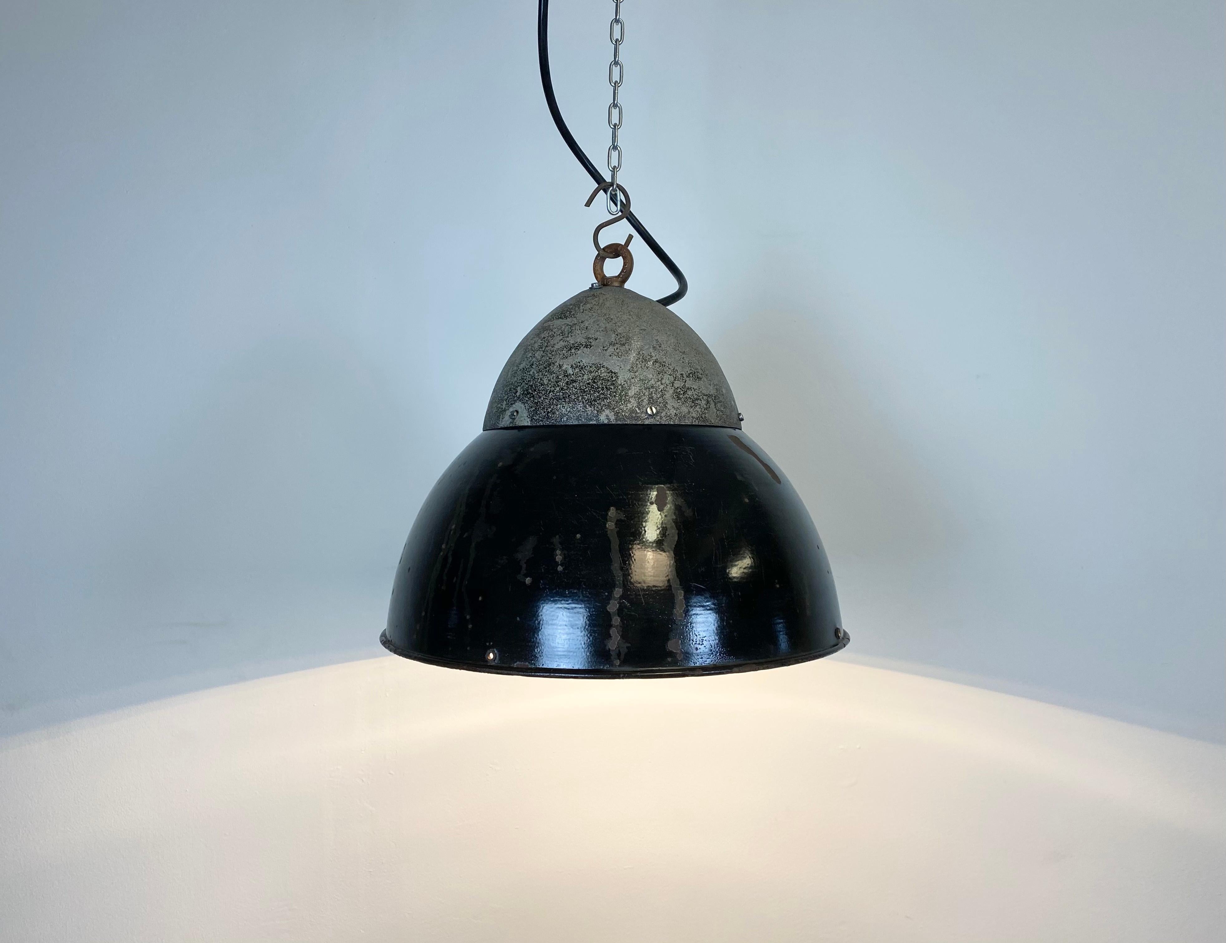 Vintage Black Enameled Hanging Lamp, 1930s For Sale 3