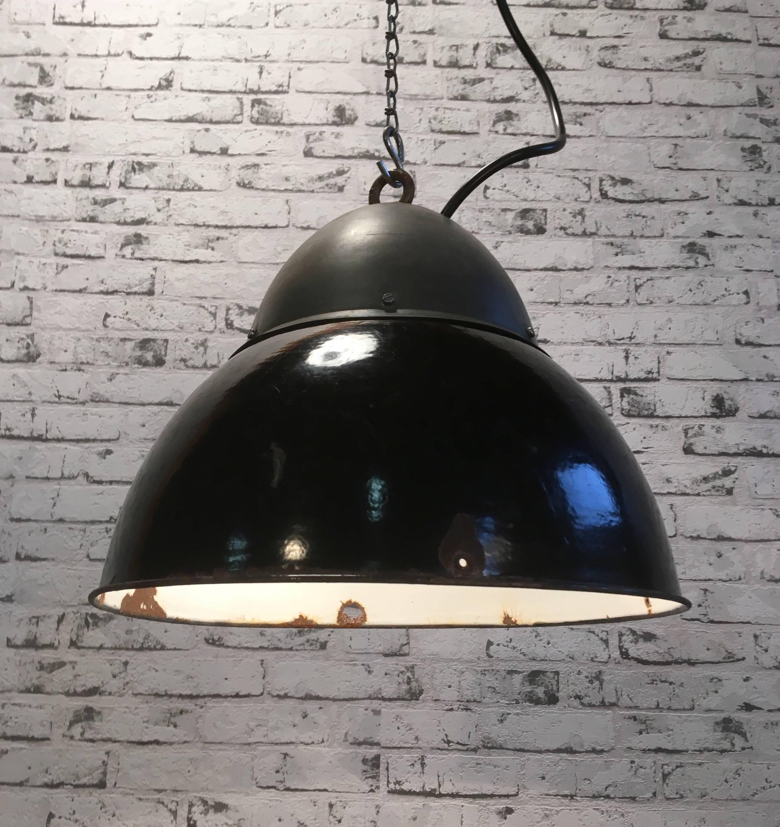Vintage Black Enameled Hanging Lamp In Good Condition In Kojetice, CZ