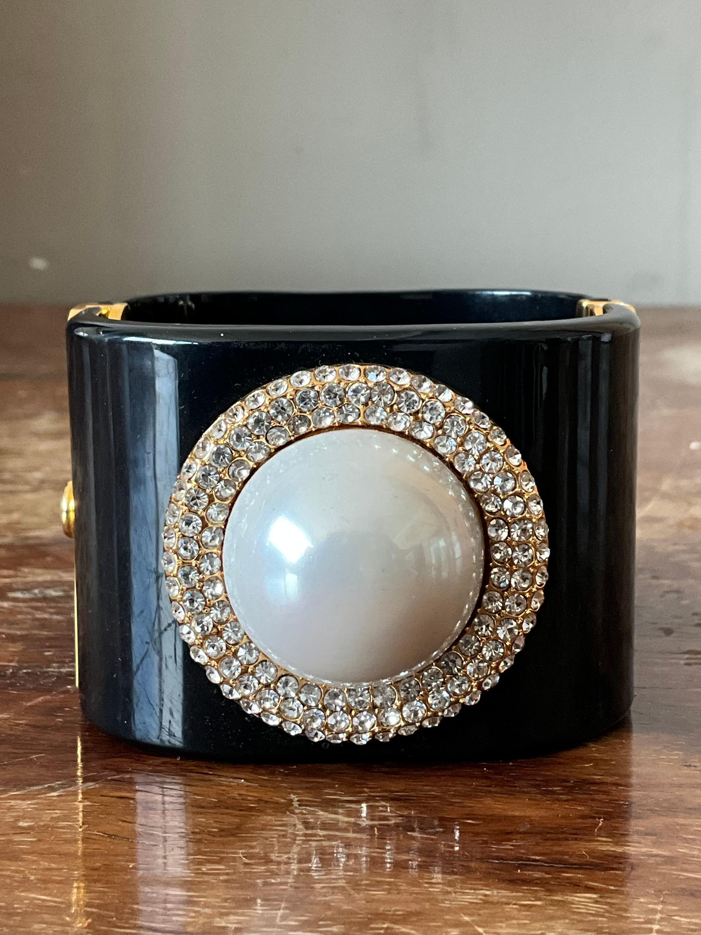 Art Deco Vintage Black Faux Pearl Bracelet For Sale