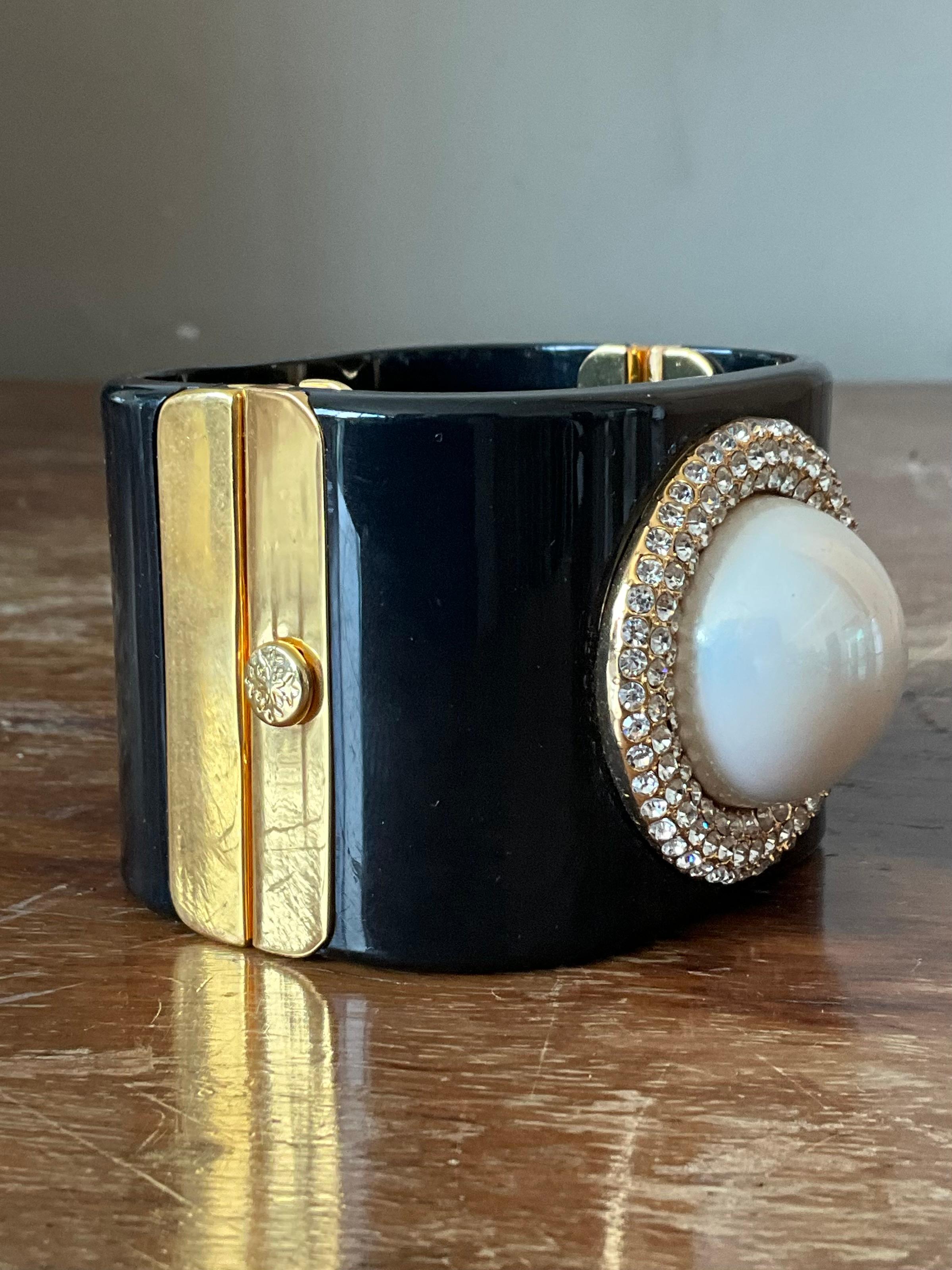Vintage Black Faux Pearl Bracelet In Good Condition For Sale In West Palm Beach, FL