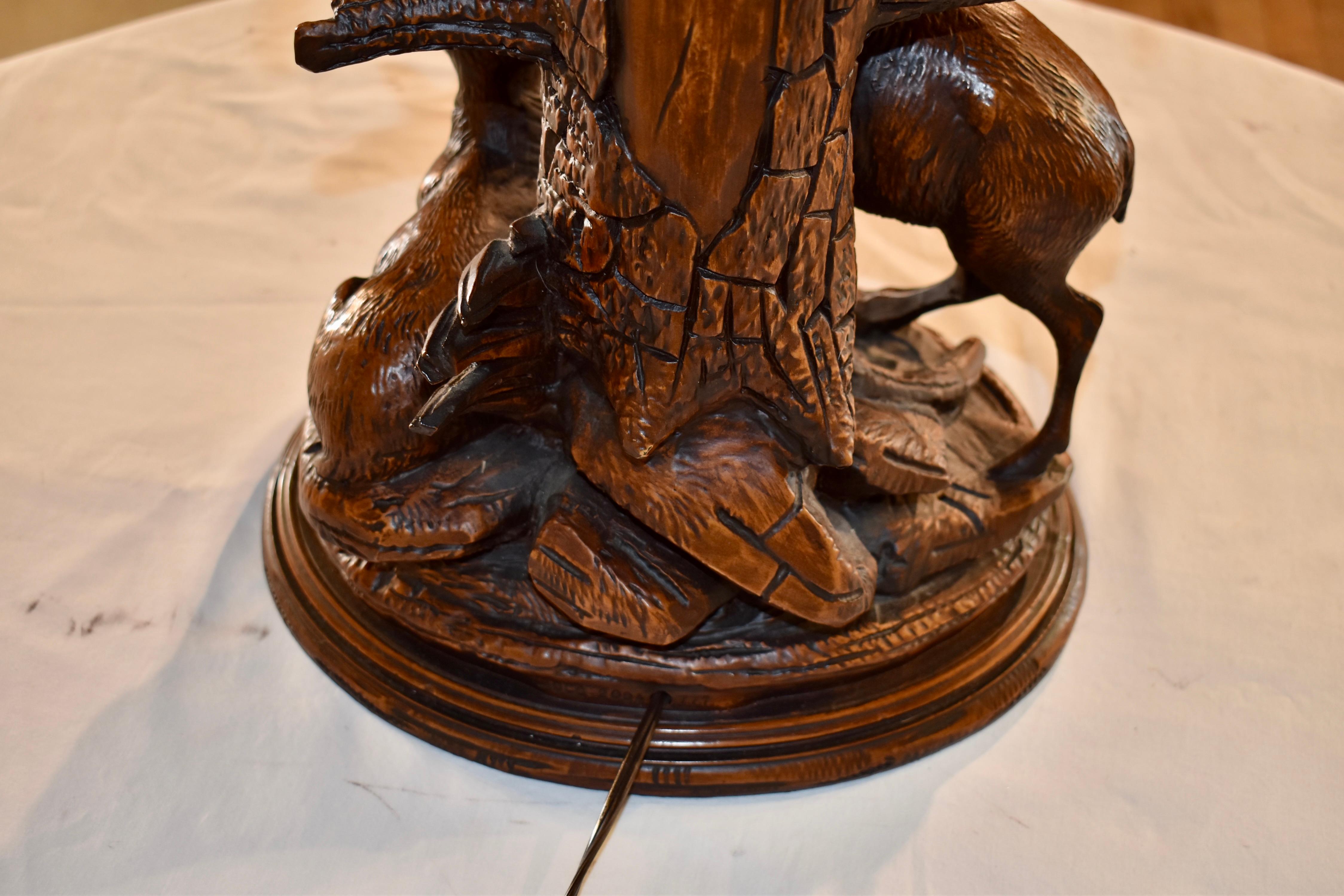 Lampada d'epoca in stile Black Forest con due cervi in vendita 3