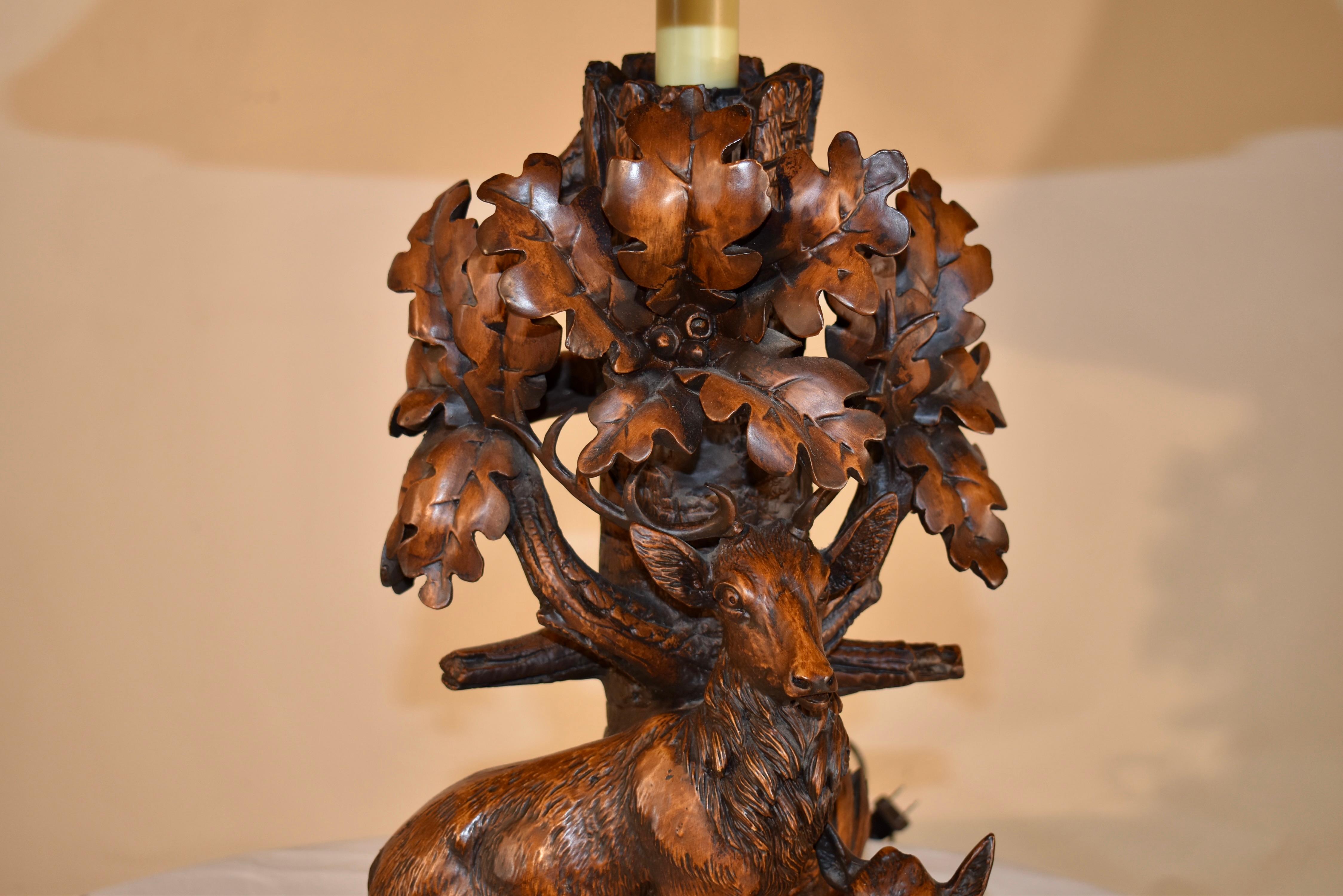 Lampada d'epoca in stile Black Forest con due cervi in vendita 4