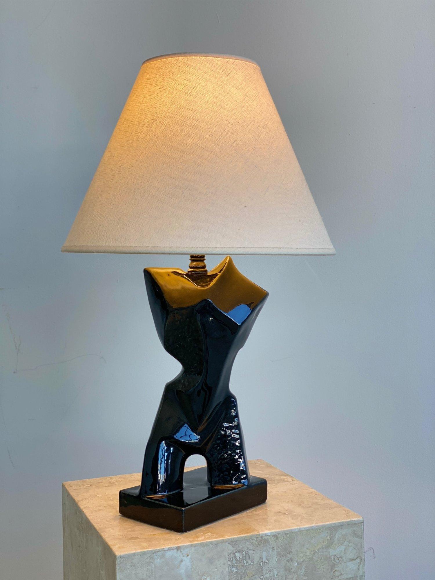 American Vintage Black Glazed Ceramic Cubist Bust Lamp Attributed to Heifetz, 1950s For Sale