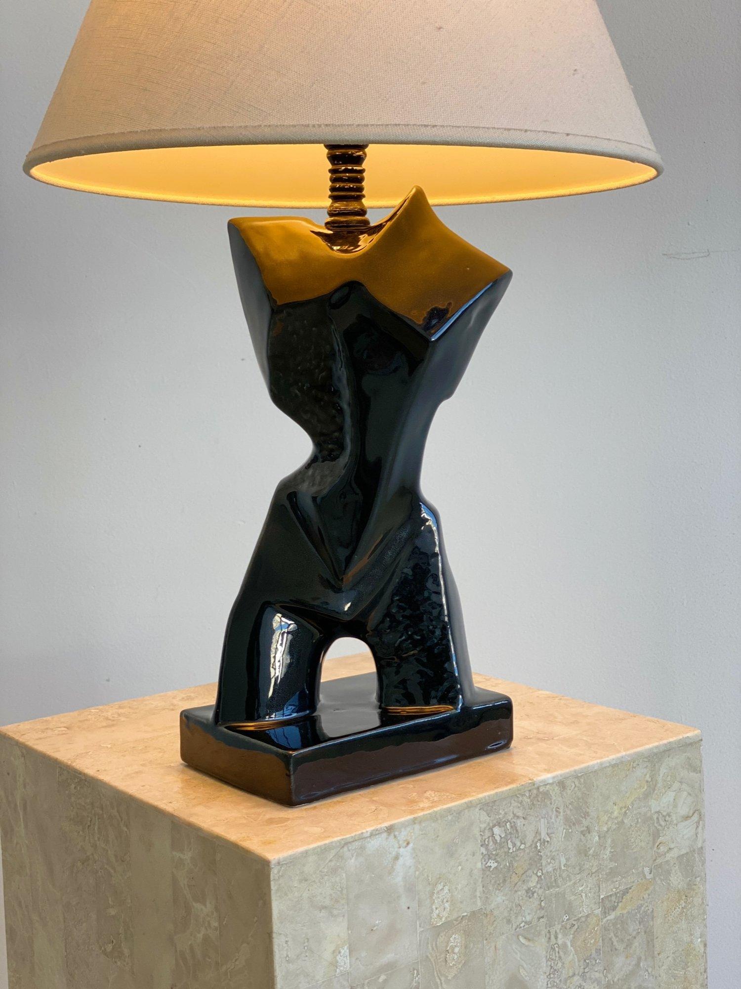 Vintage Black Glazed Ceramic Cubist Bust Lamp Attributed to Heifetz, 1950s In Good Condition For Sale In Long Island City, NY