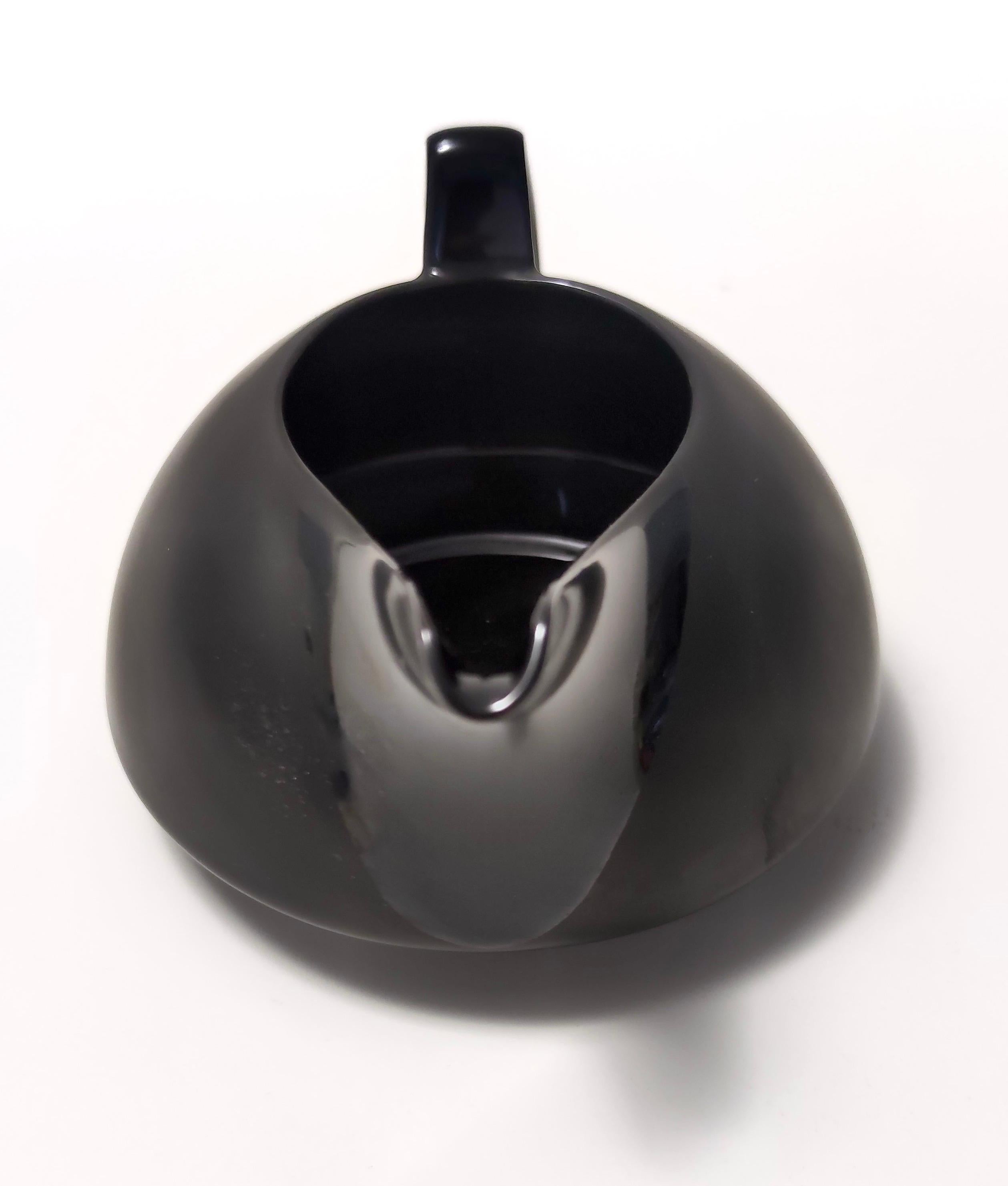 Vintage Black Glazed Porcelain Milk Jug by Walter Gropius for Rosenthal In Excellent Condition For Sale In Bresso, Lombardy
