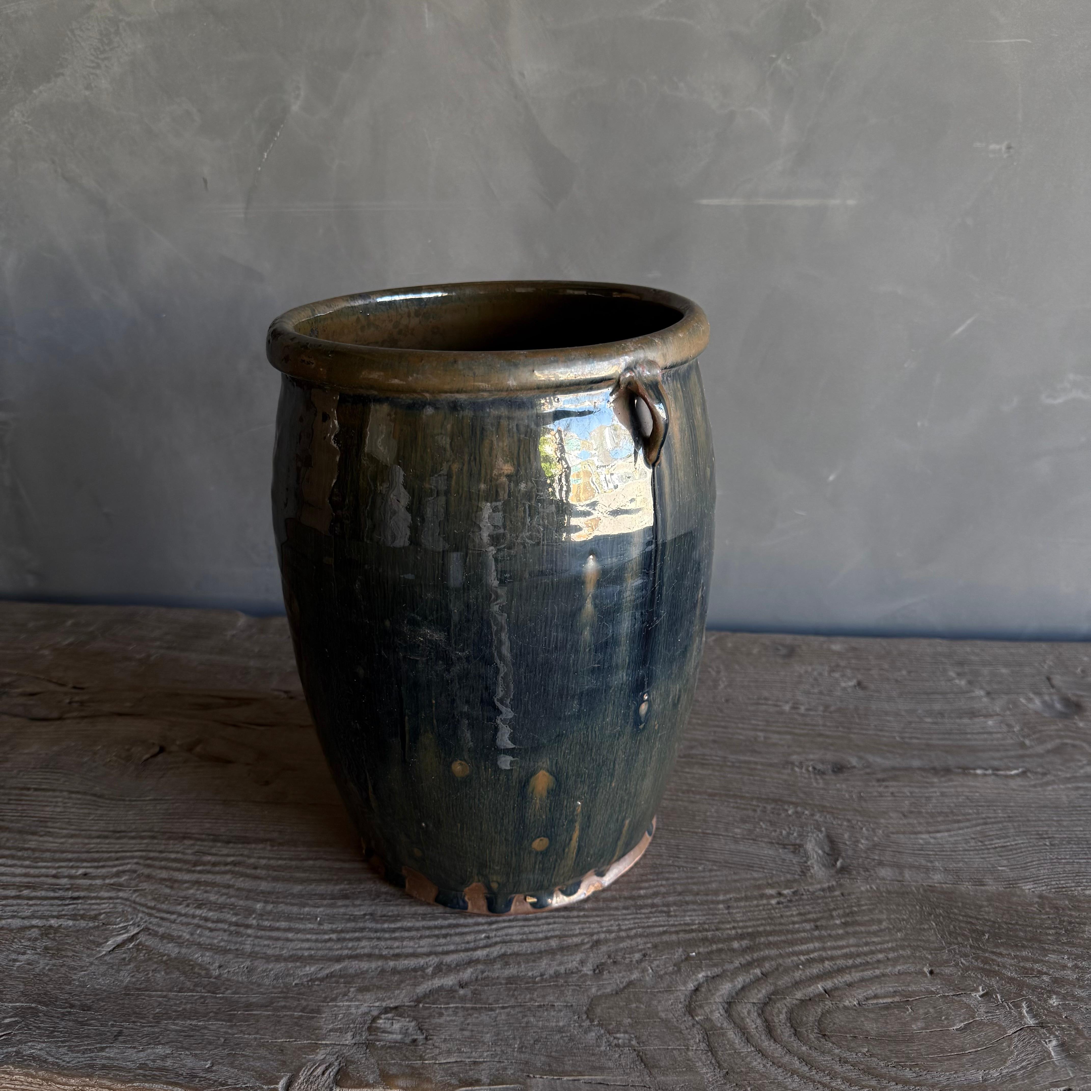 Argile Poterie Vintage à glaçure noire en vente