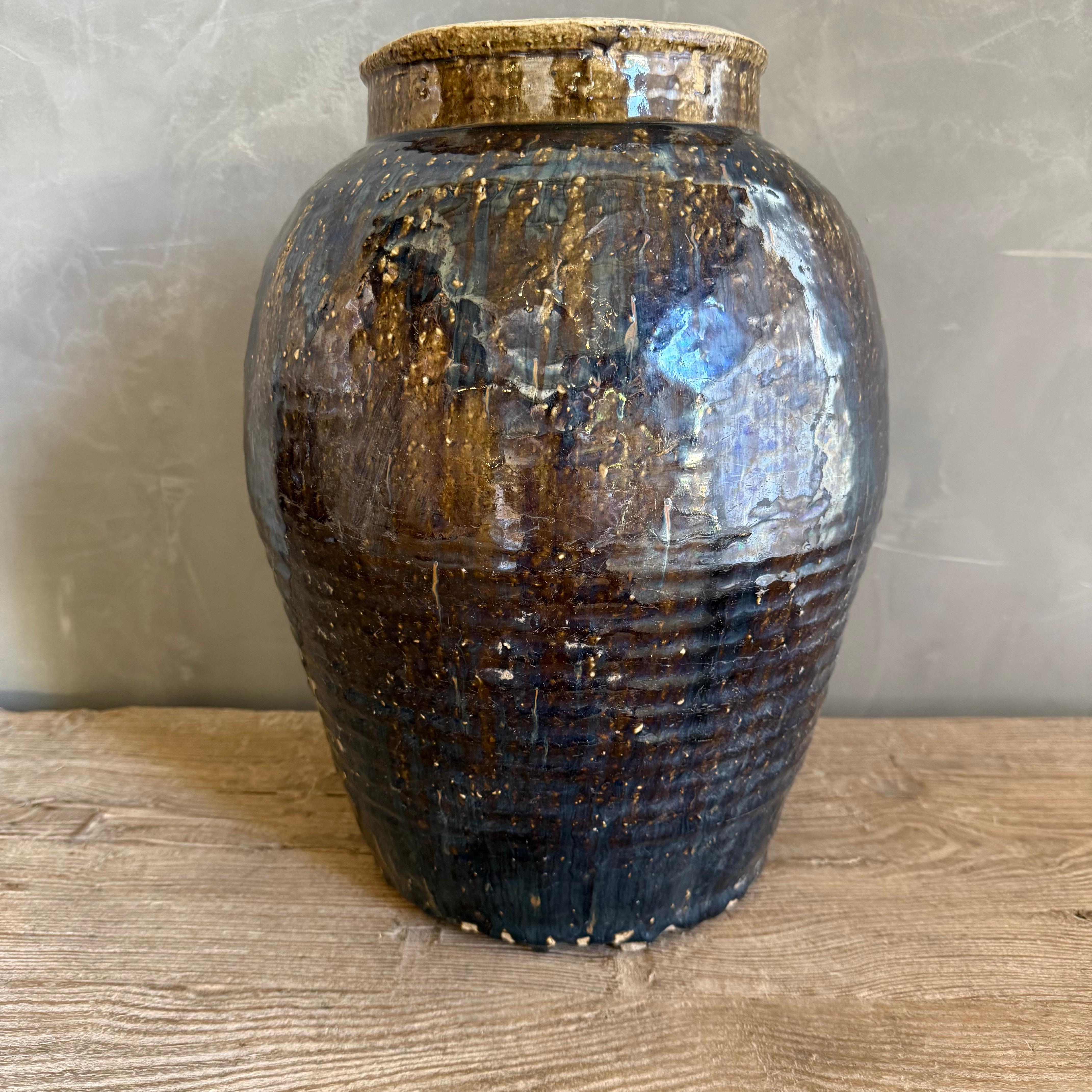 Vintage Schwarz glasierte Keramik im Wabi Sabi Stil im Zustand „Gut“ im Angebot in Old Town Orange, CA