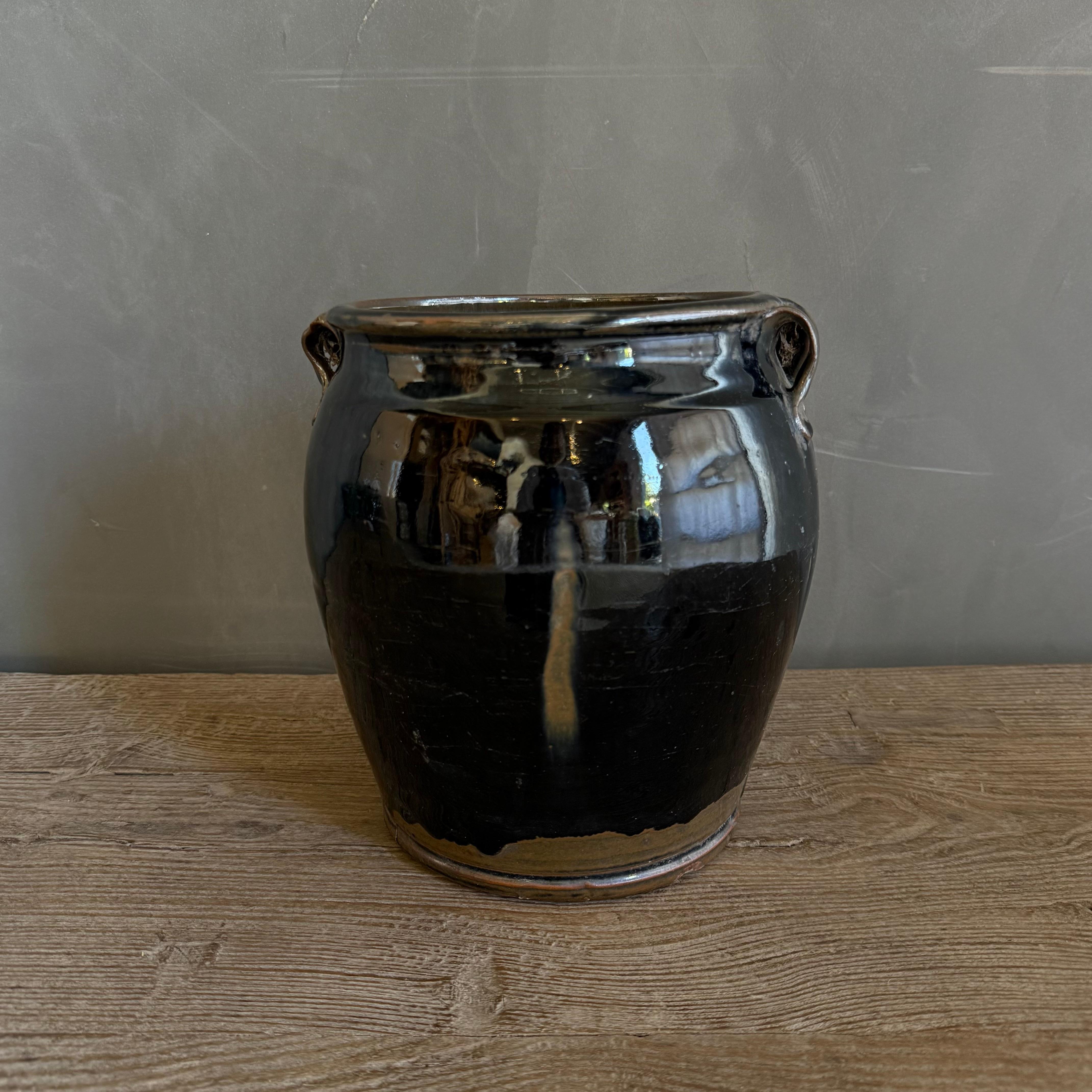 Vintage Schwarz glasierte Keramik im Wabi Sabi Stil im Zustand „Gut“ im Angebot in Old Town Orange, CA