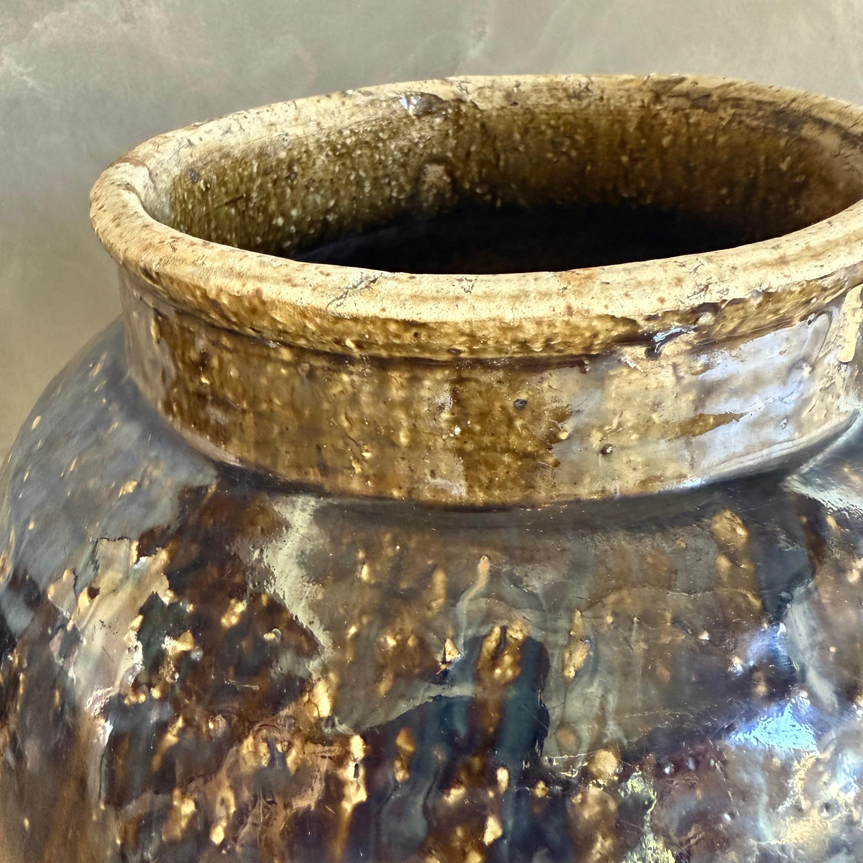 Vintage Schwarz glasierte Keramik im Wabi Sabi Stil (Ton) im Angebot