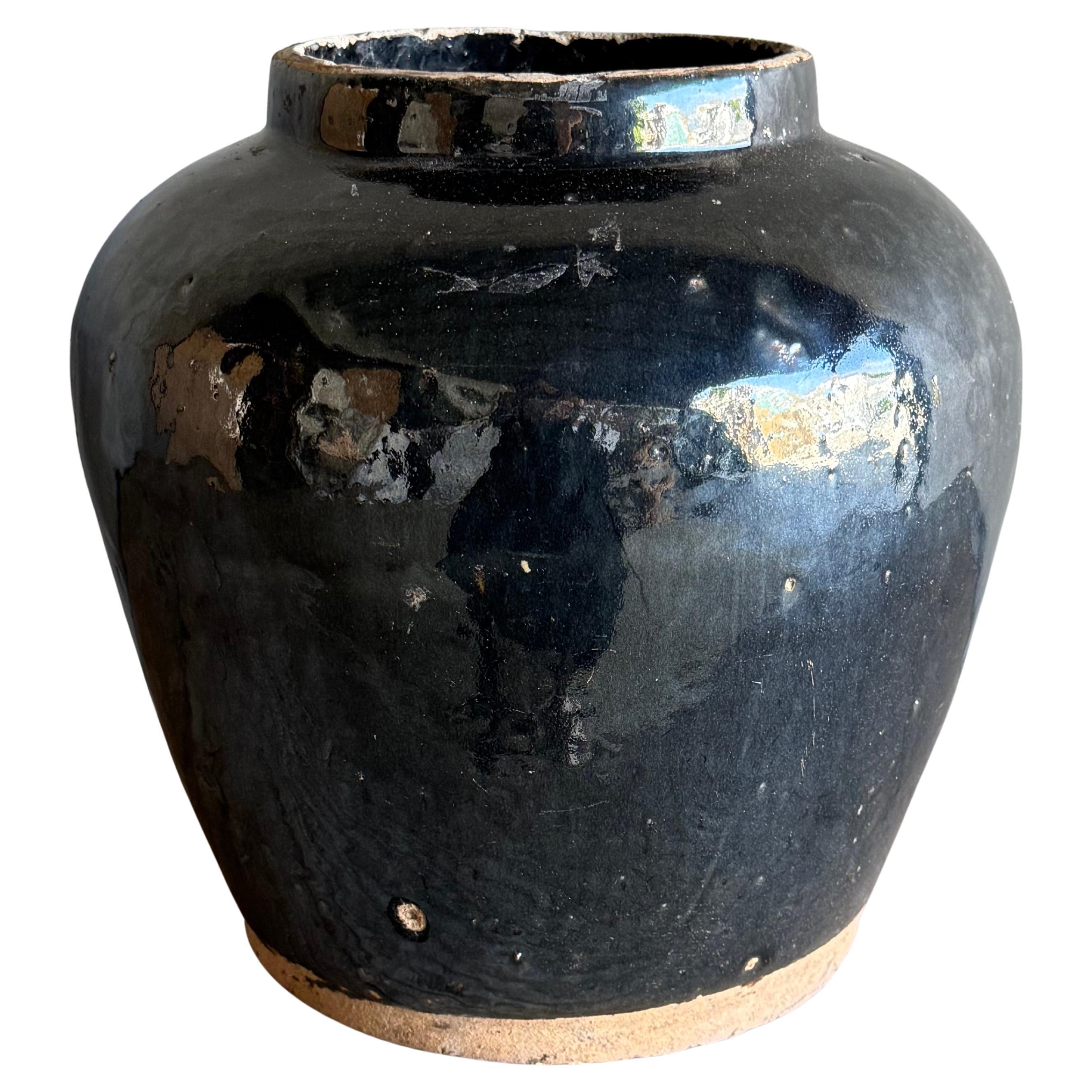 Poterie Vintage à glaçure noire de taille moyenne