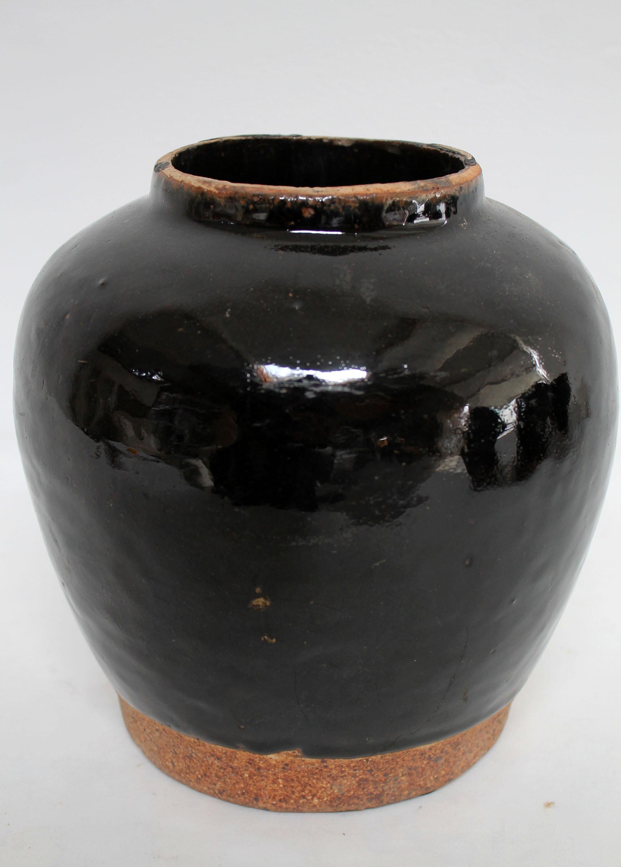 Vintage Black Glazed Terracotta Pot In Good Condition In Brea, CA