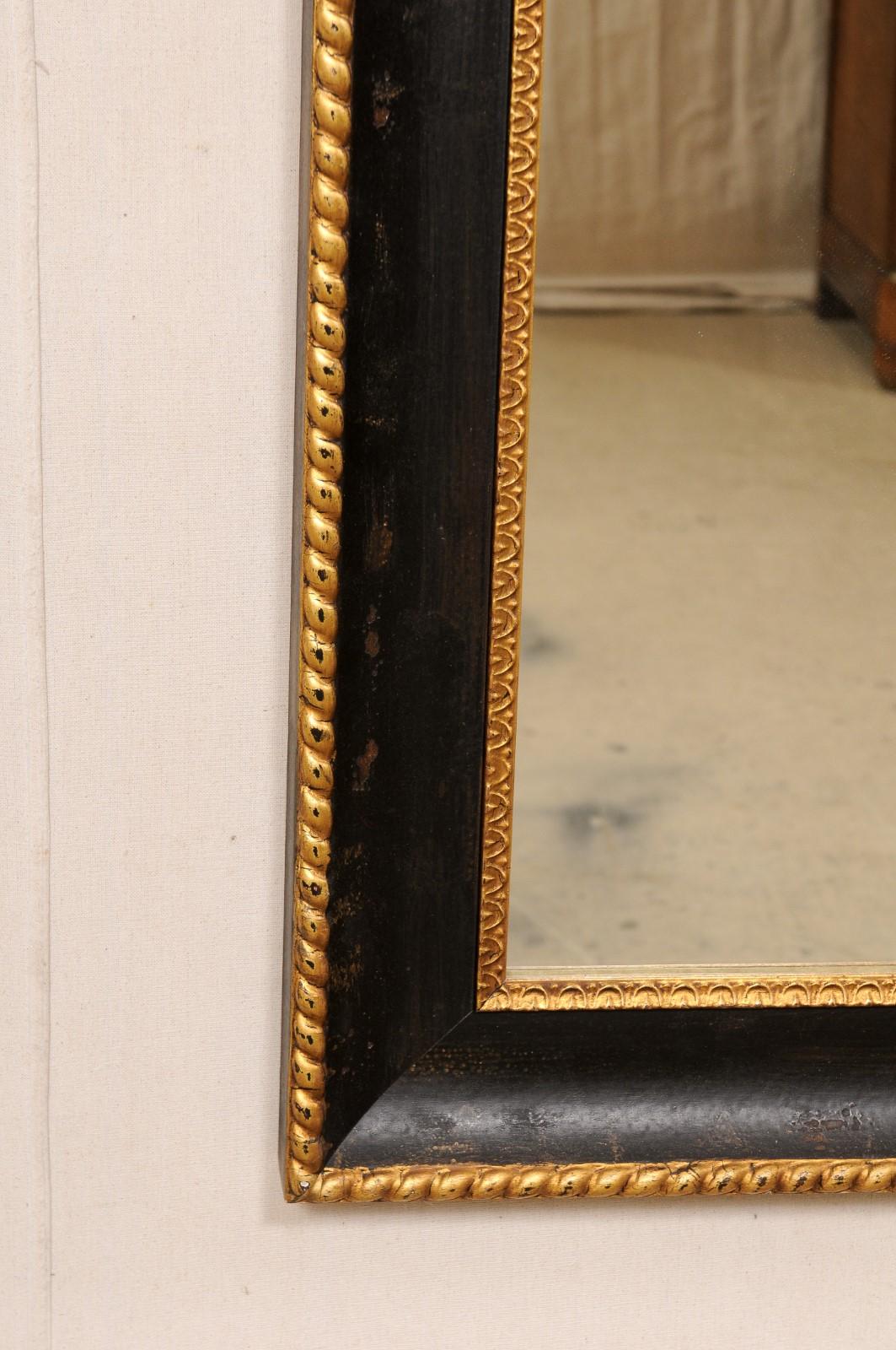 Vintage Black and Gold Rectangular Mirror In Good Condition For Sale In Atlanta, GA
