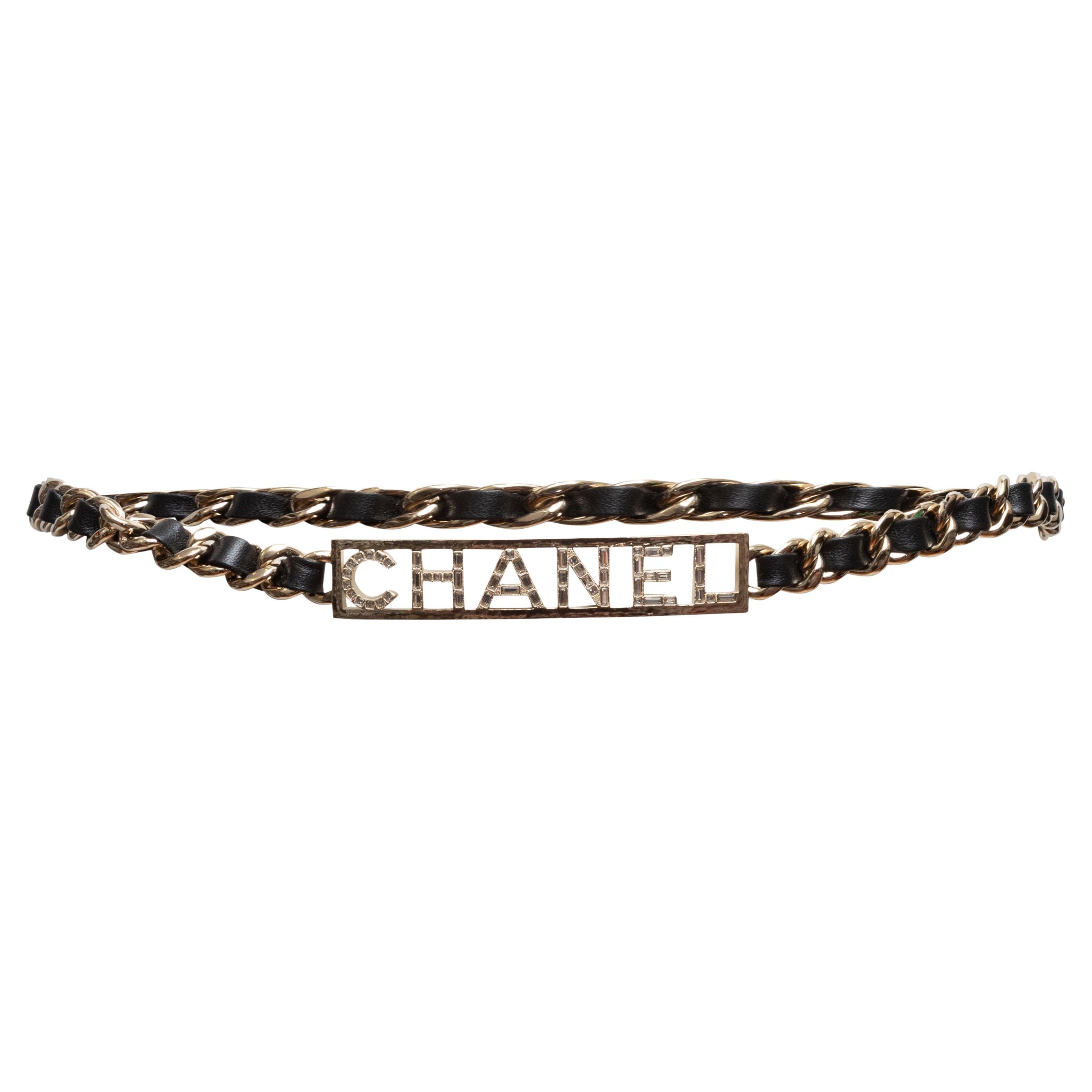 Vintage Schwarz & Gold-Ton Chanel Leder & Kette-Link Logo Gürtel im Angebot