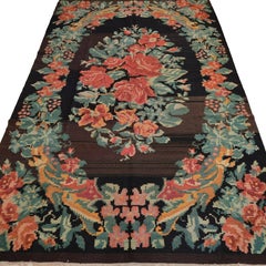 Kilim bessarabiano d'epoca a fondo nero con motivi botanici