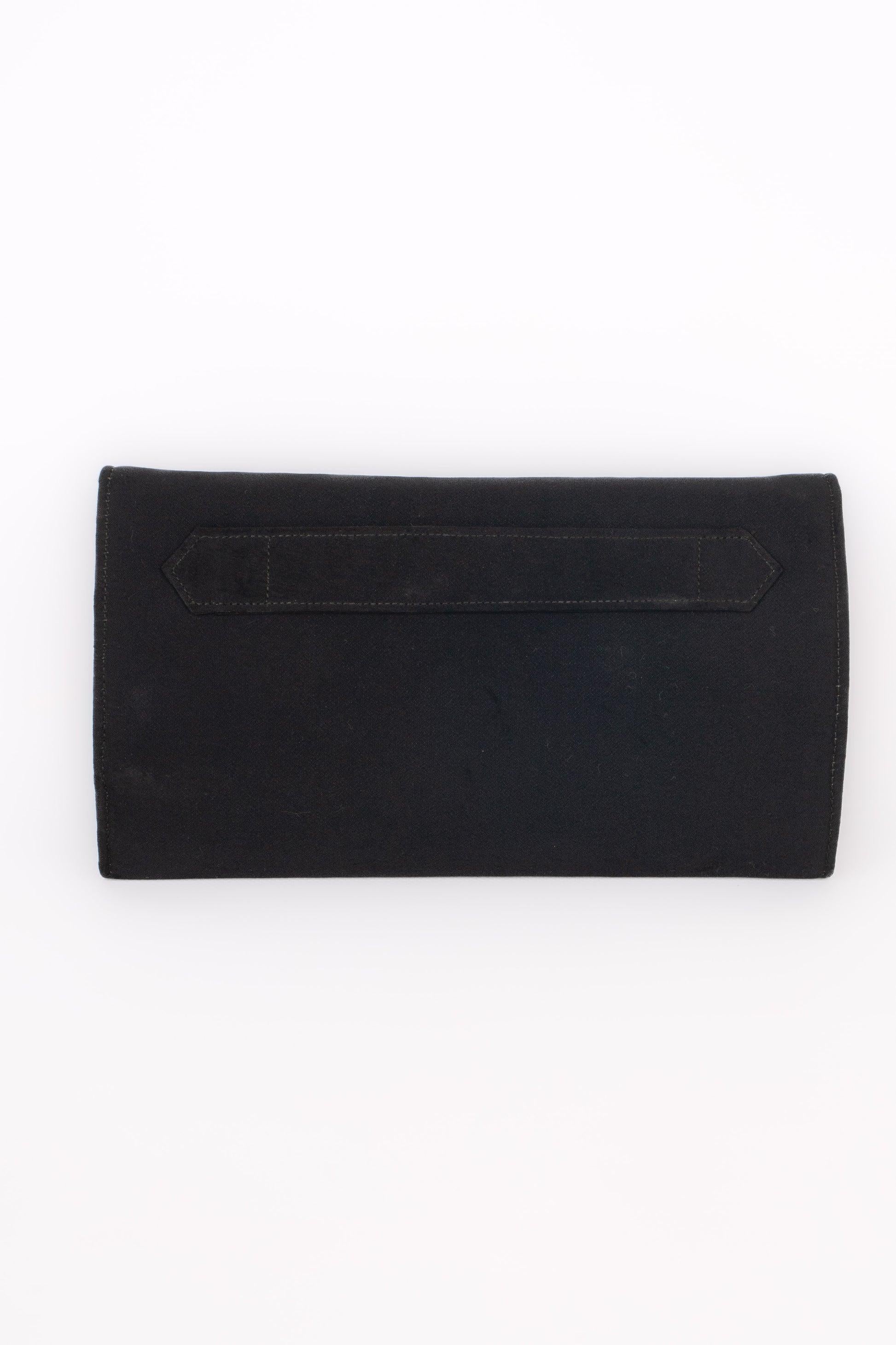 Vintage Black Handbag with Brooch In Good Condition For Sale In SAINT-OUEN-SUR-SEINE, FR